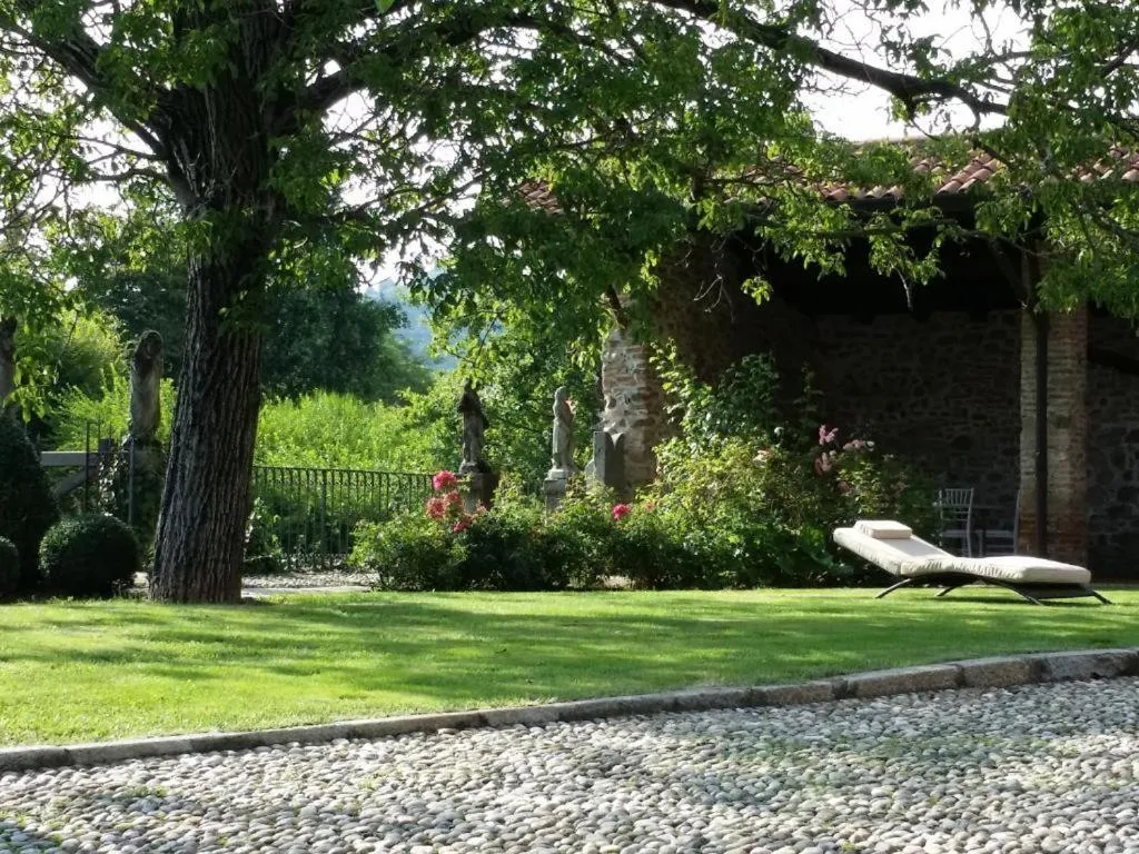 Garden in Castello di Cernusco Lombardone