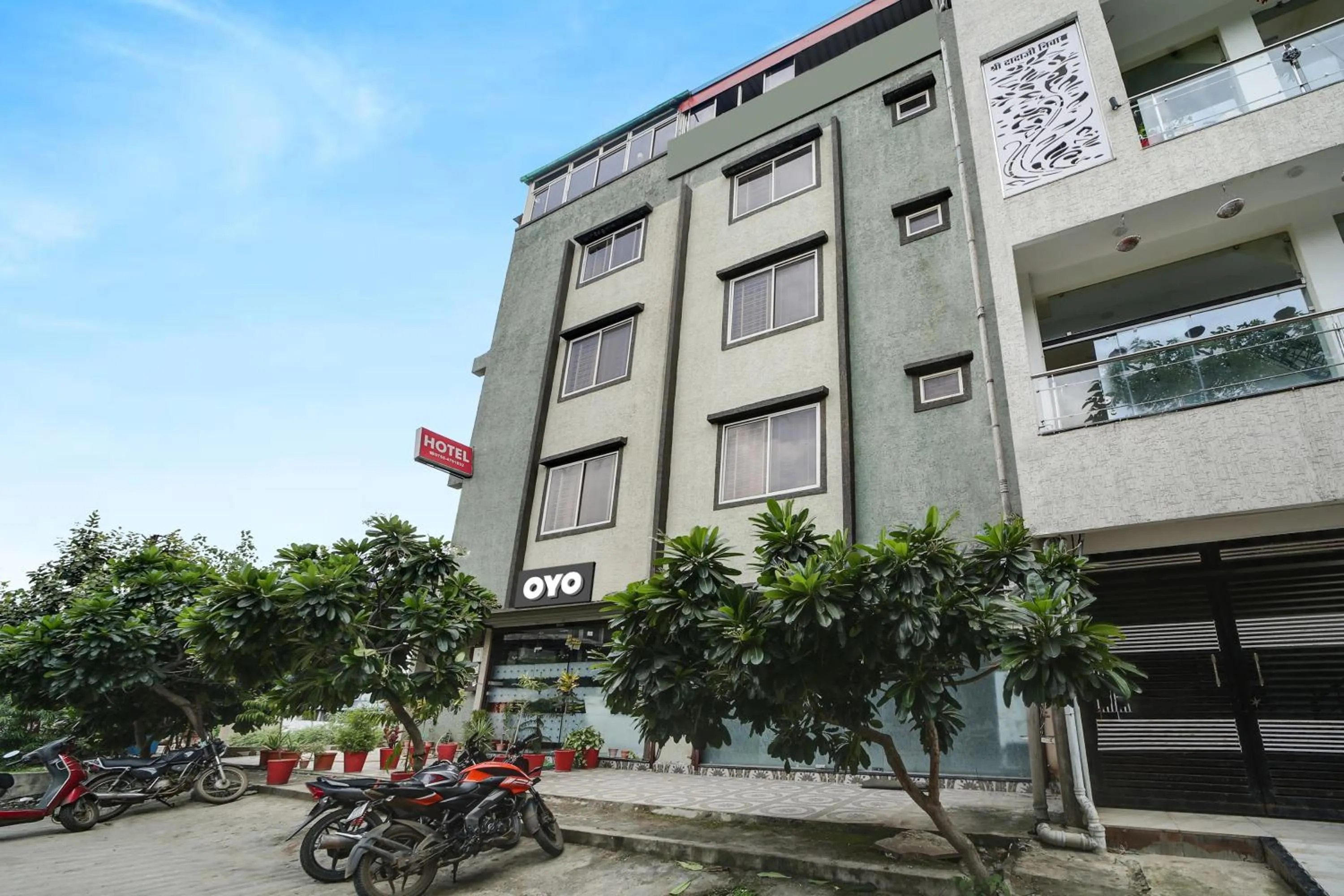 Facade/entrance in Hotel O Ocean Pearl