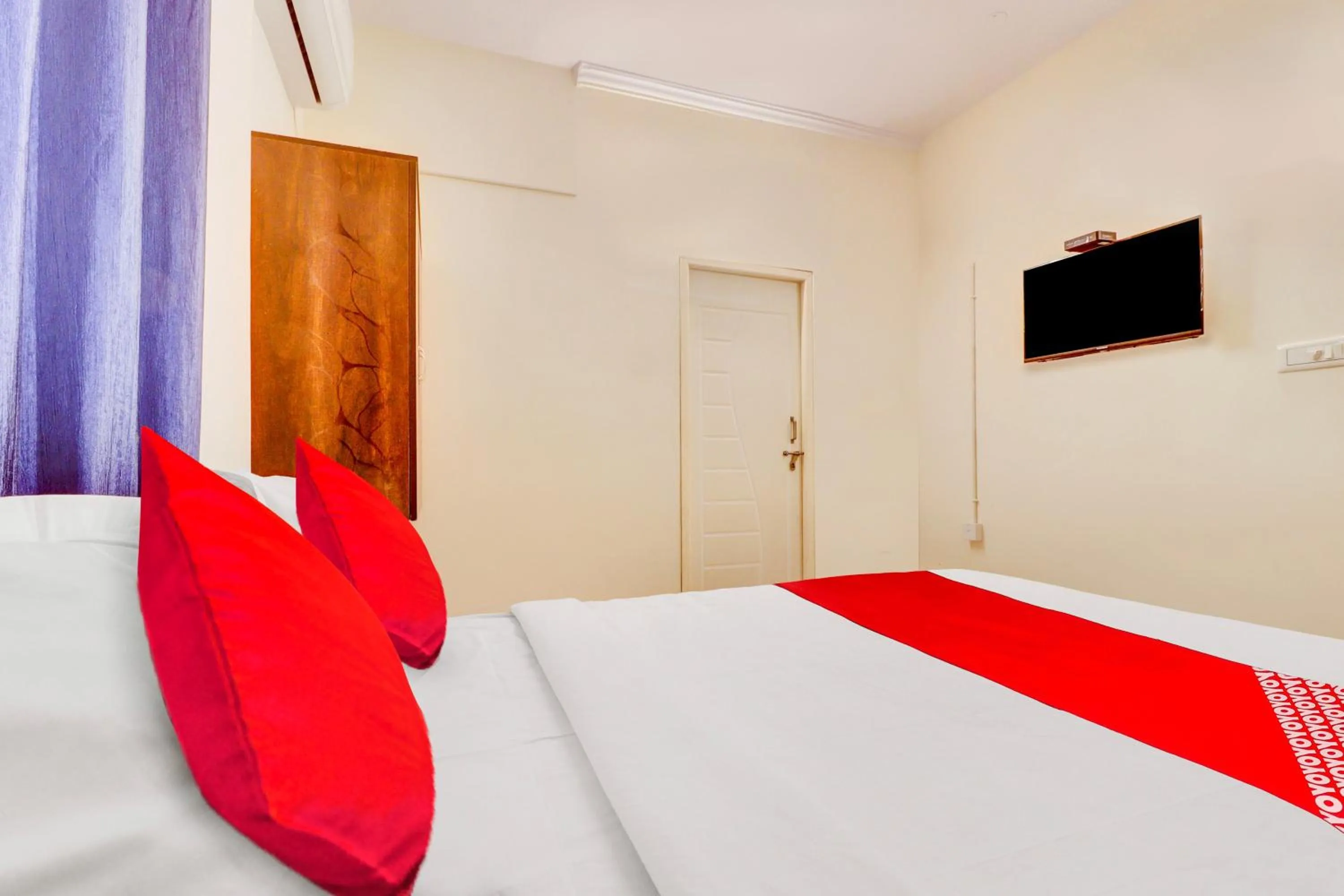 Bedroom, Bed in Hotel O IRA Comforts