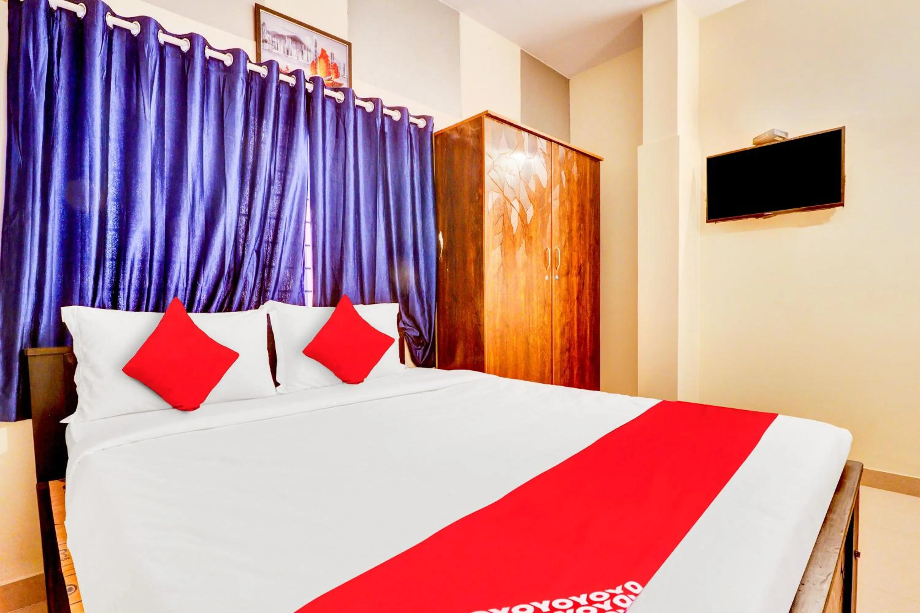 Bedroom, Bed in Hotel O IRA Comforts