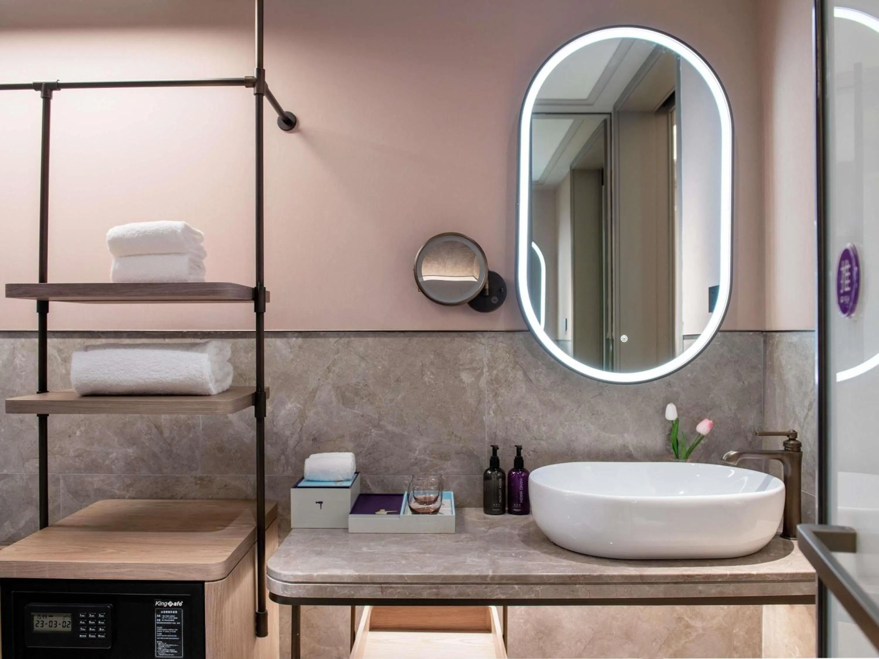 Bedroom in Mercure Guangzhou Baiyun International Airport - Airport Free Shuttle Bus