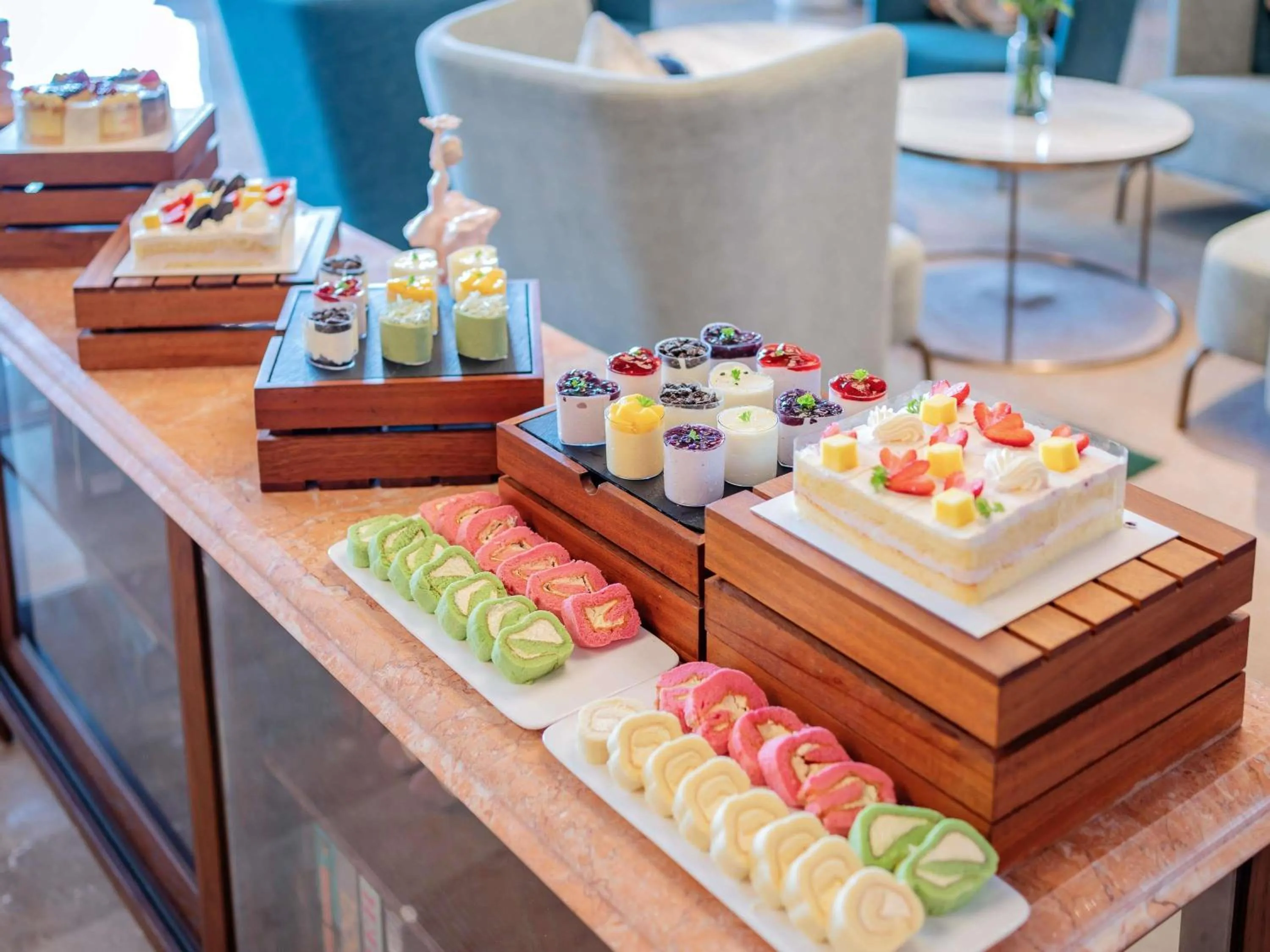 Restaurant/places to eat in Mercure Guangzhou Baiyun International Airport - Airport Free Shuttle Bus