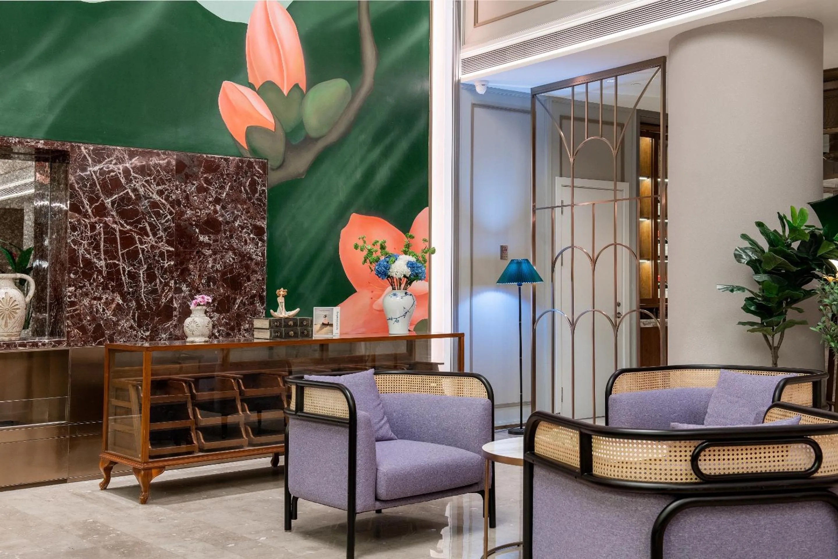 Seating area in Mercure Guangzhou Baiyun International Airport - Airport Free Shuttle Bus