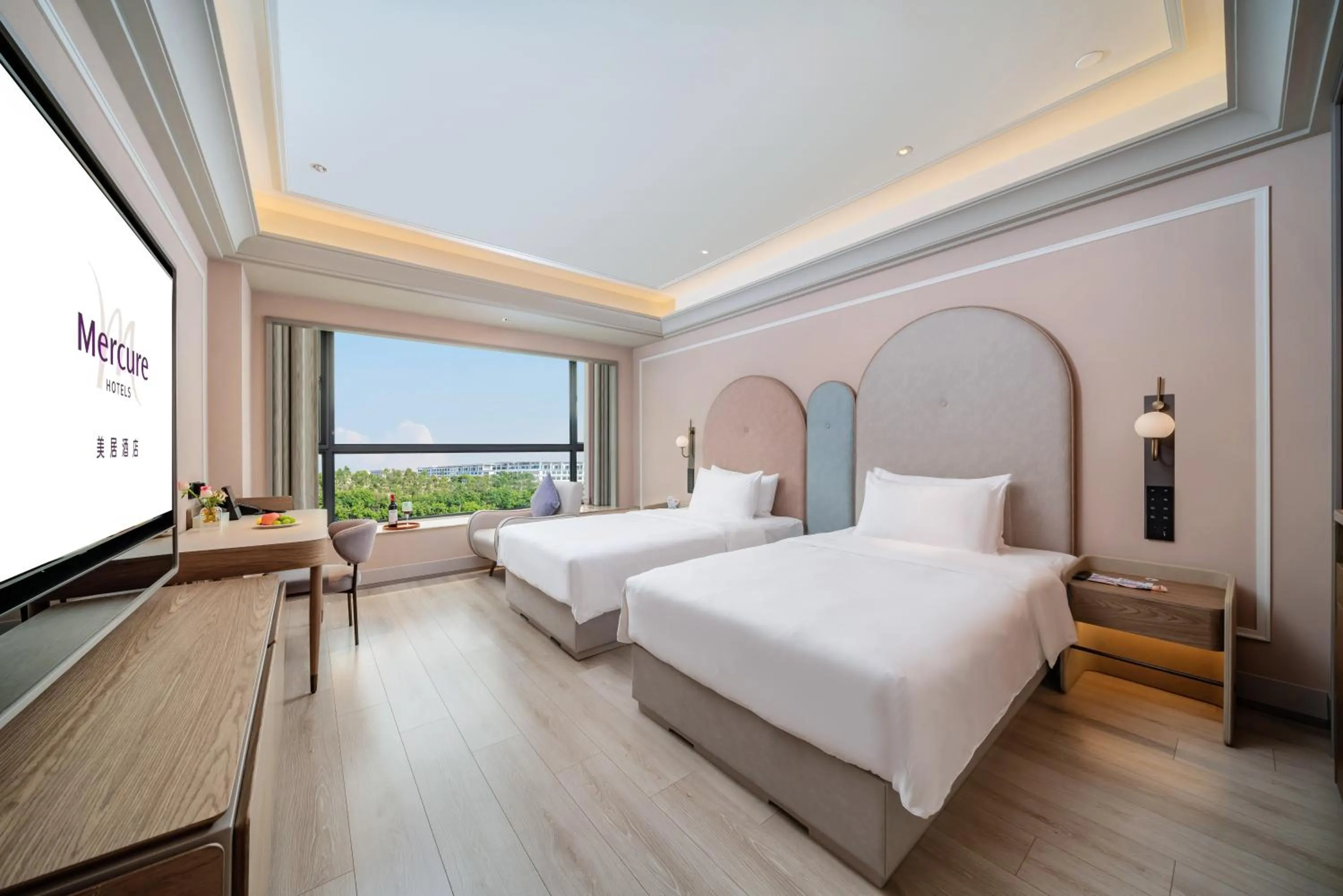 Bed in Mercure Guangzhou Baiyun International Airport - Airport Free Shuttle Bus