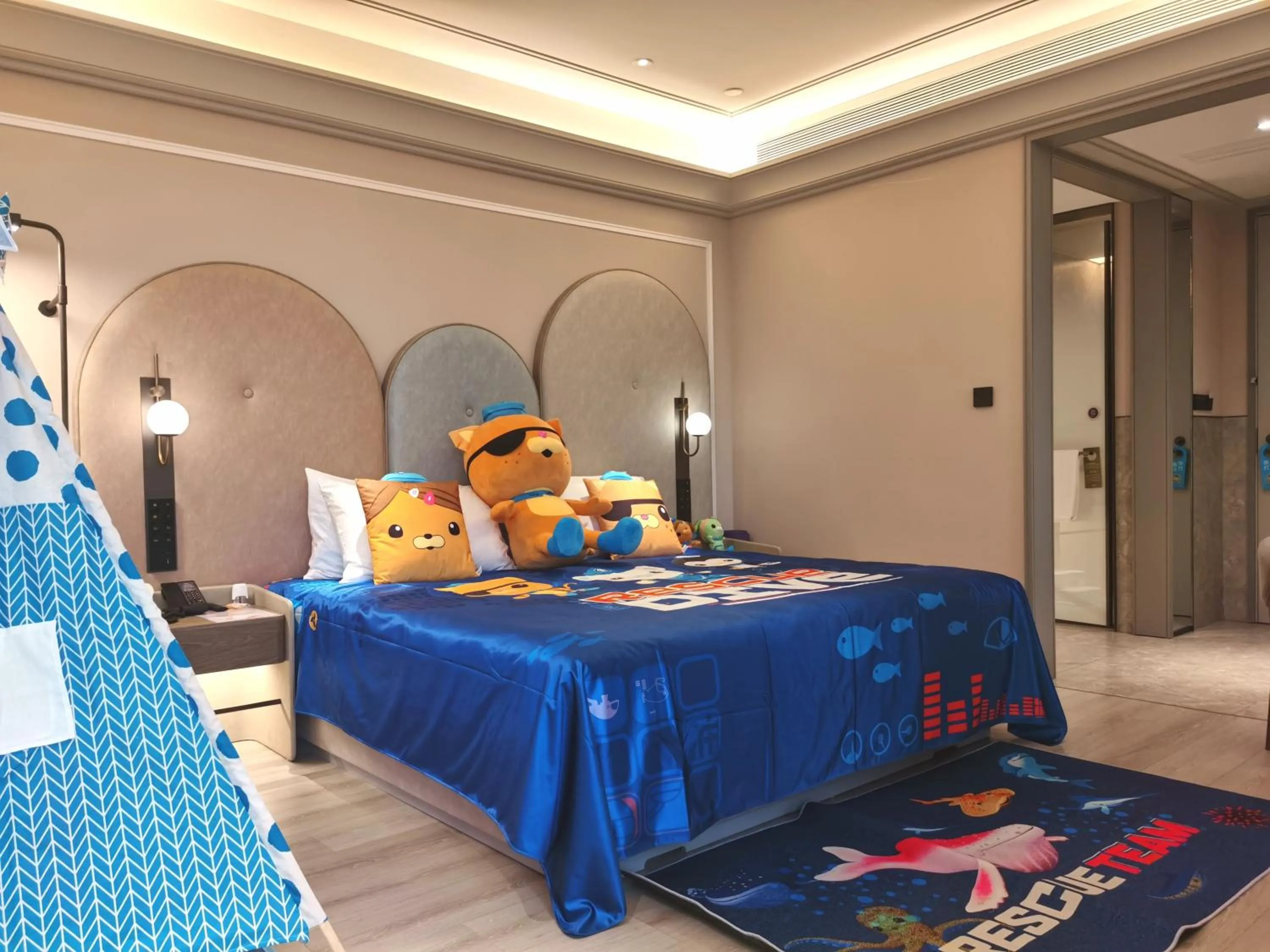 Bedroom, Bed in Mercure Guangzhou Baiyun International Airport - Airport Free Shuttle Bus