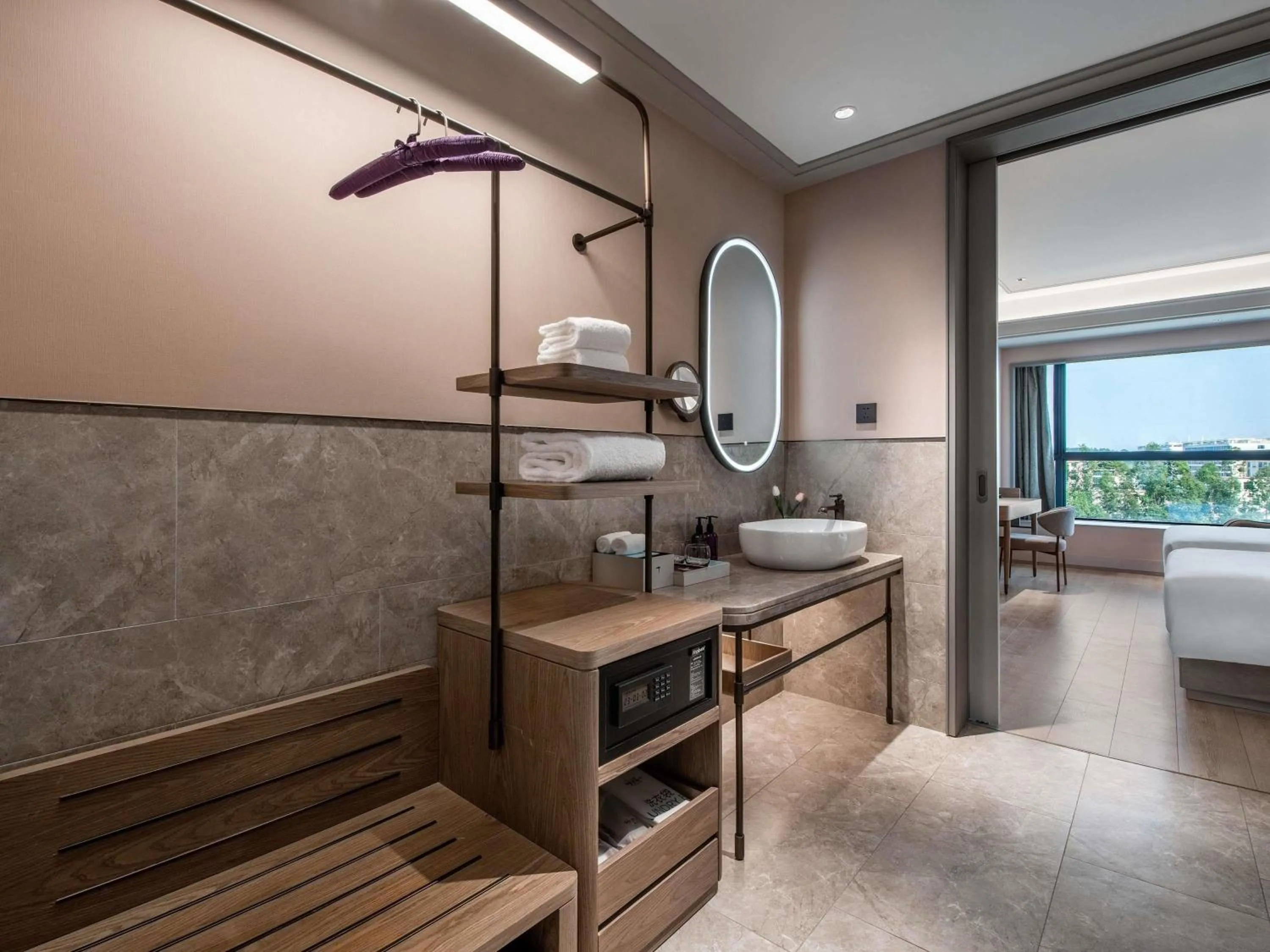 Bathroom, Bed in Mercure Guangzhou Baiyun International Airport - Airport Free Shuttle Bus