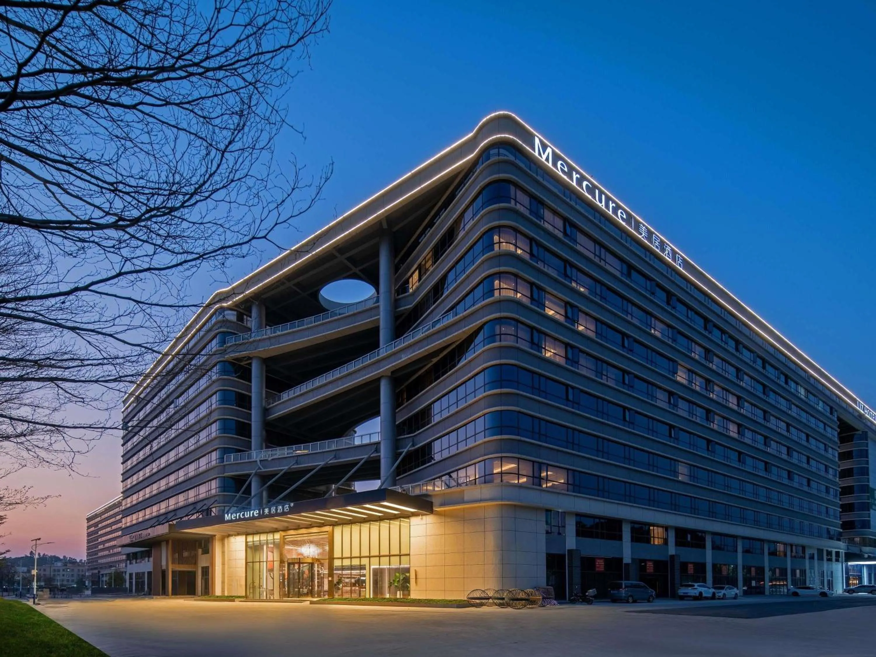 Property building in Mercure Guangzhou Baiyun International Airport - Airport Free Shuttle Bus