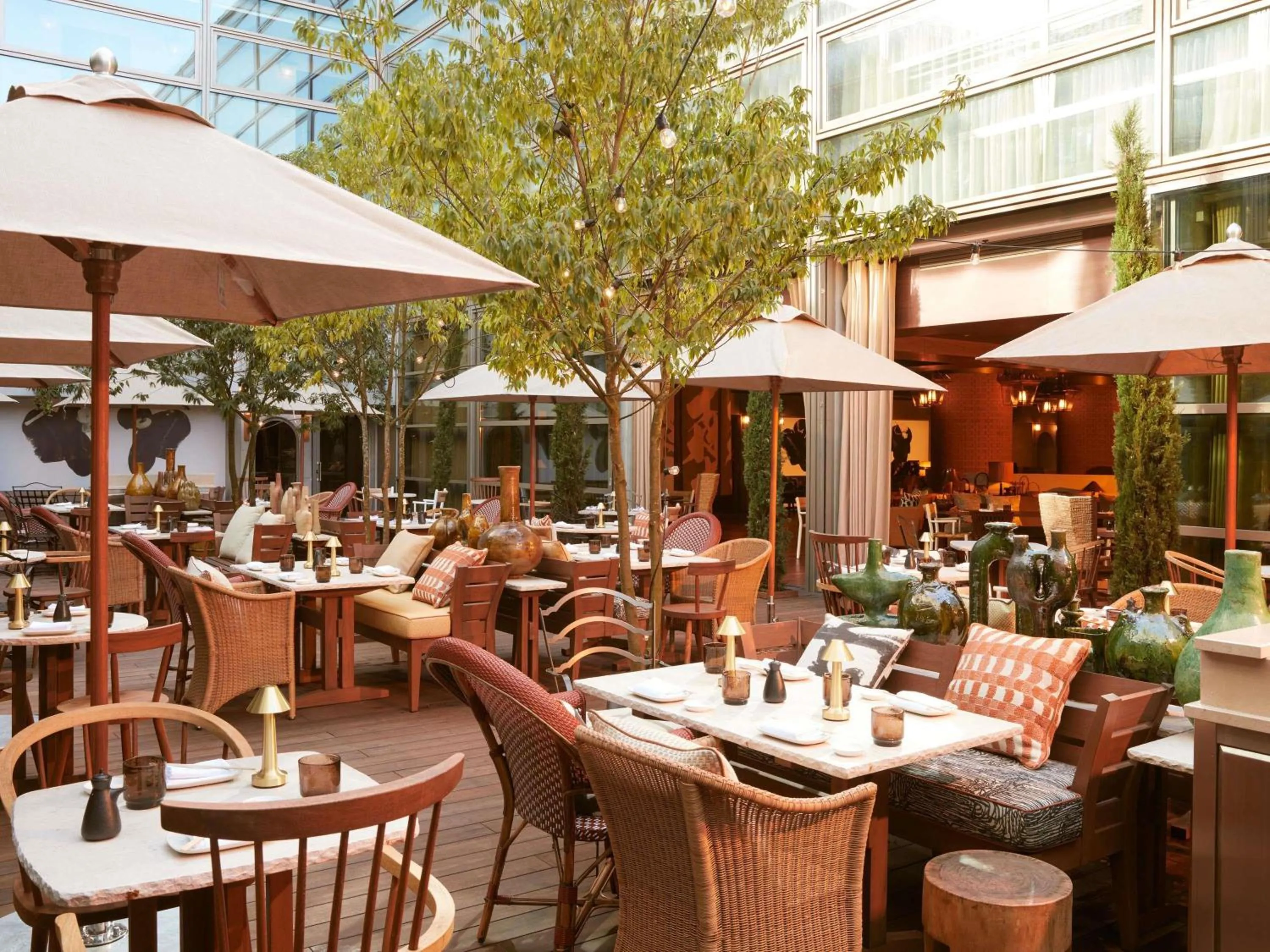 Lounge or bar in Mondrian Bordeaux Les Carmes