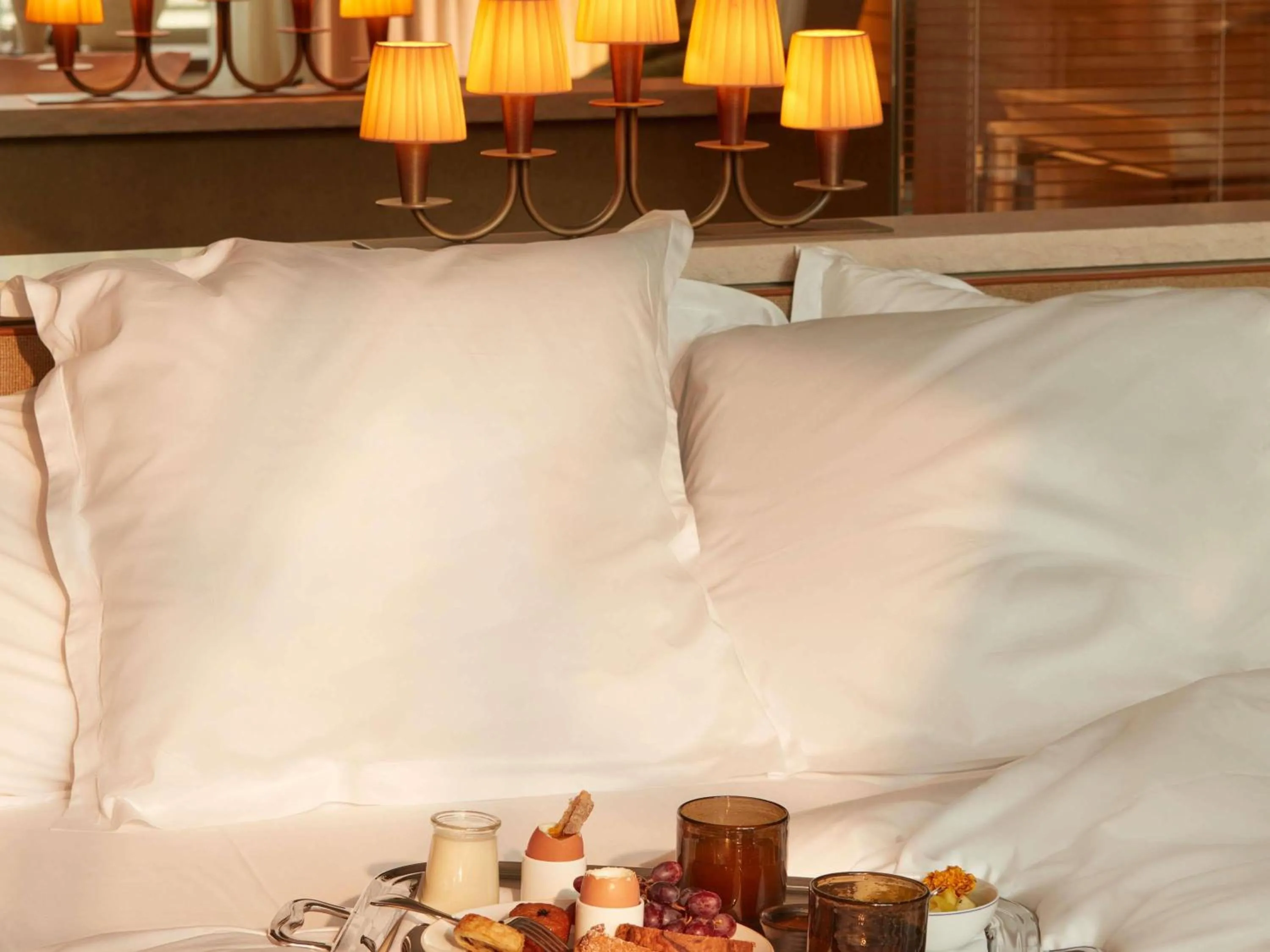 Bedroom, Bed in Mondrian Bordeaux Les Carmes