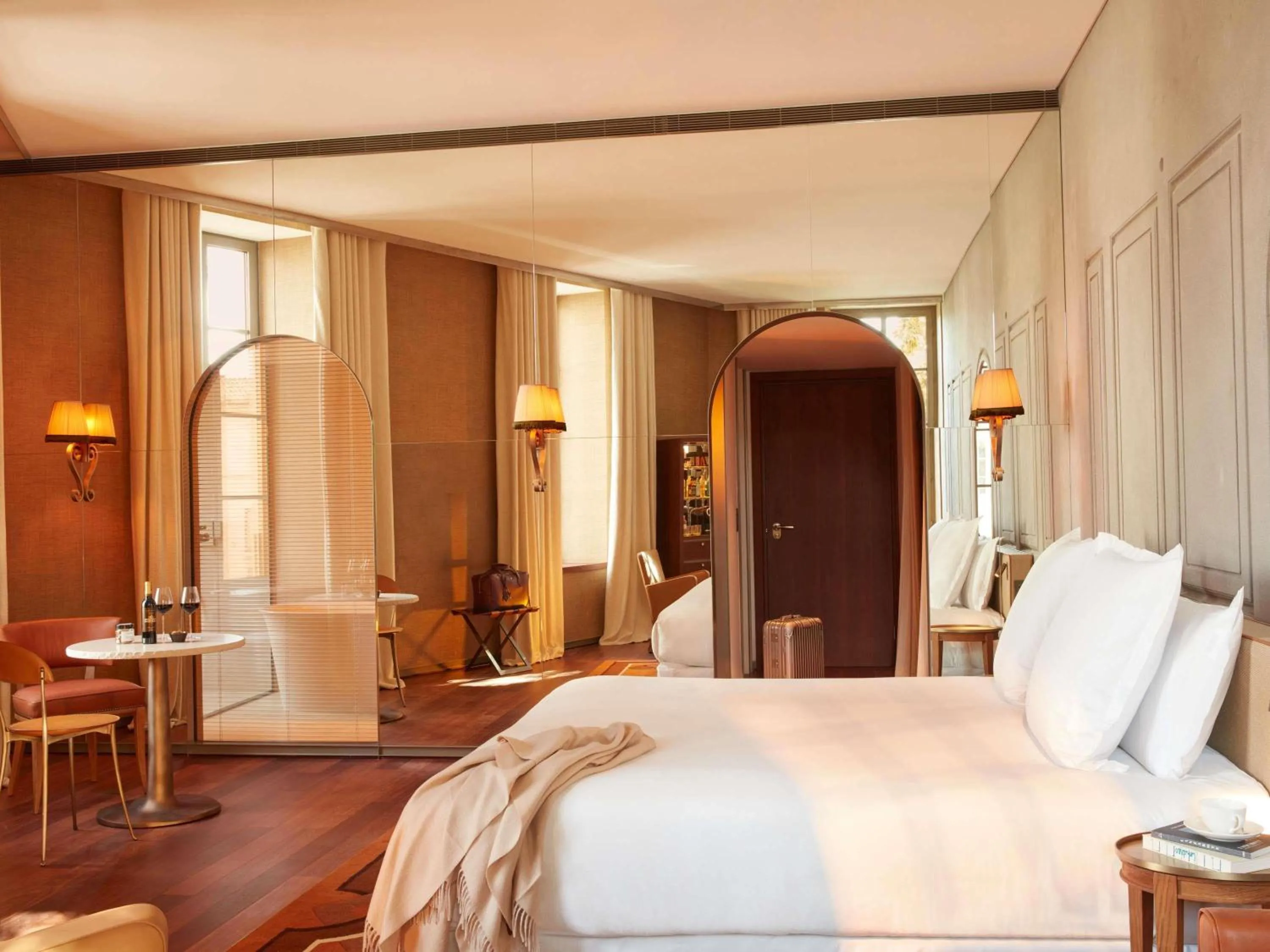 Bedroom, Bed in Mondrian Bordeaux Les Carmes