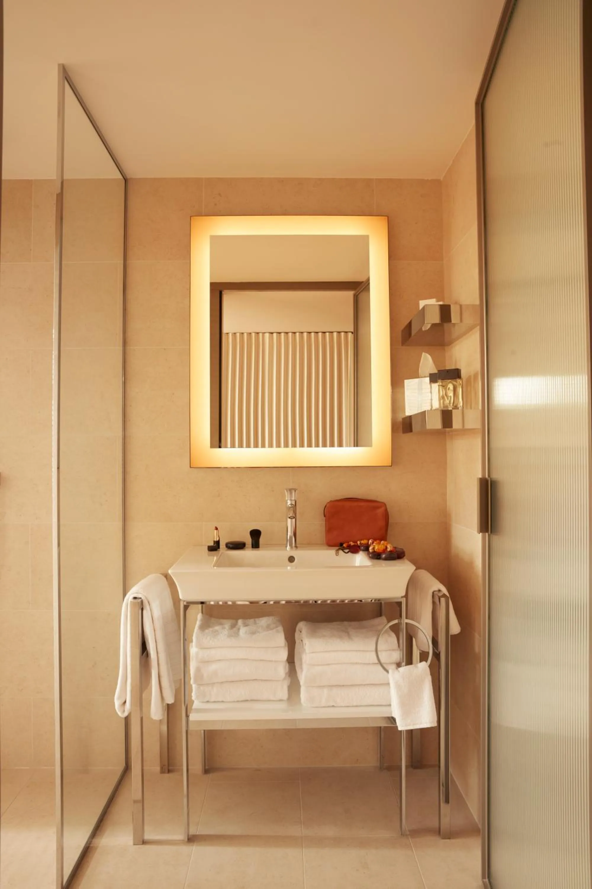 Bathroom in Mondrian Bordeaux Les Carmes