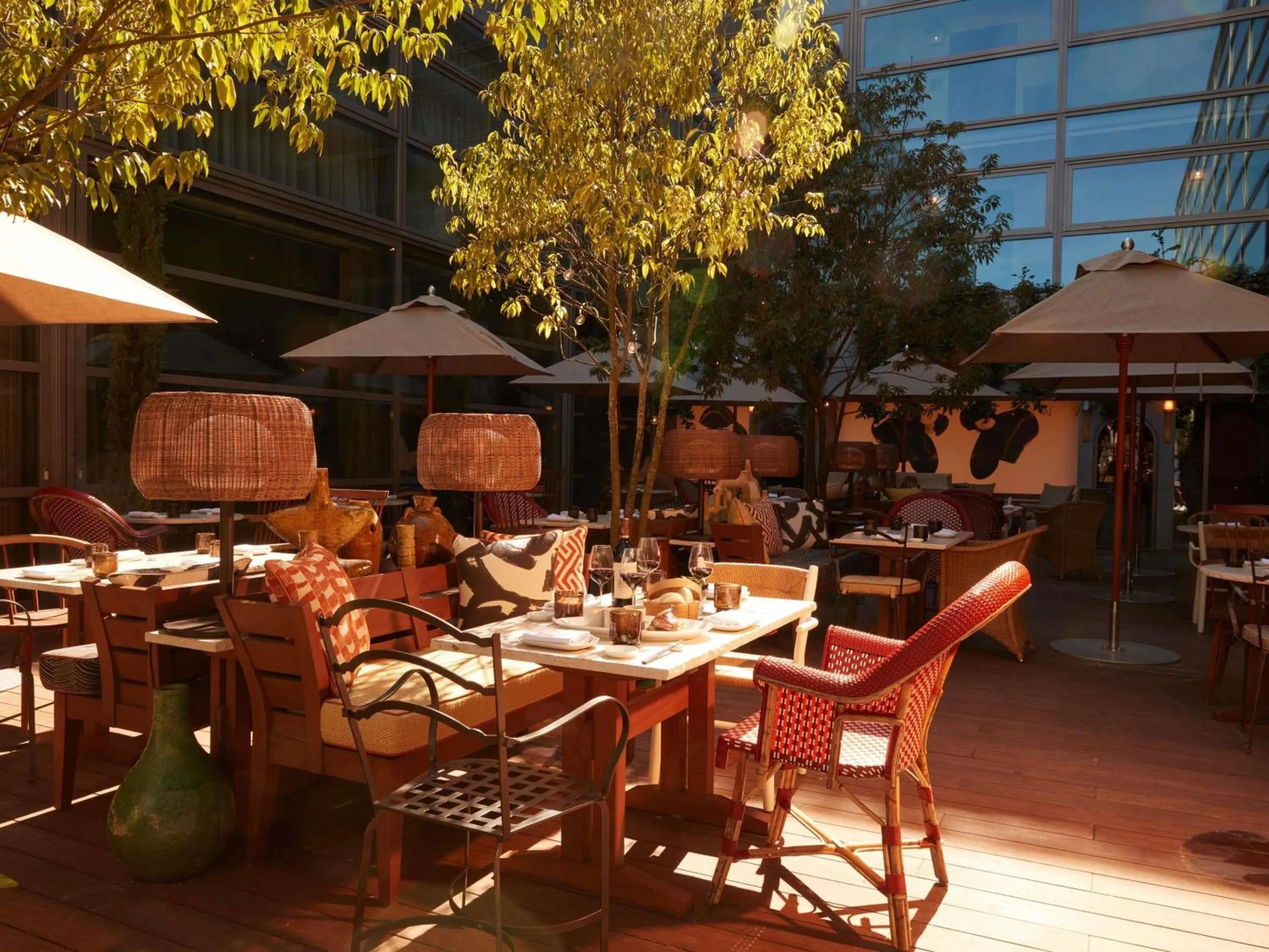 Restaurant/places to eat in Mondrian Bordeaux Les Carmes