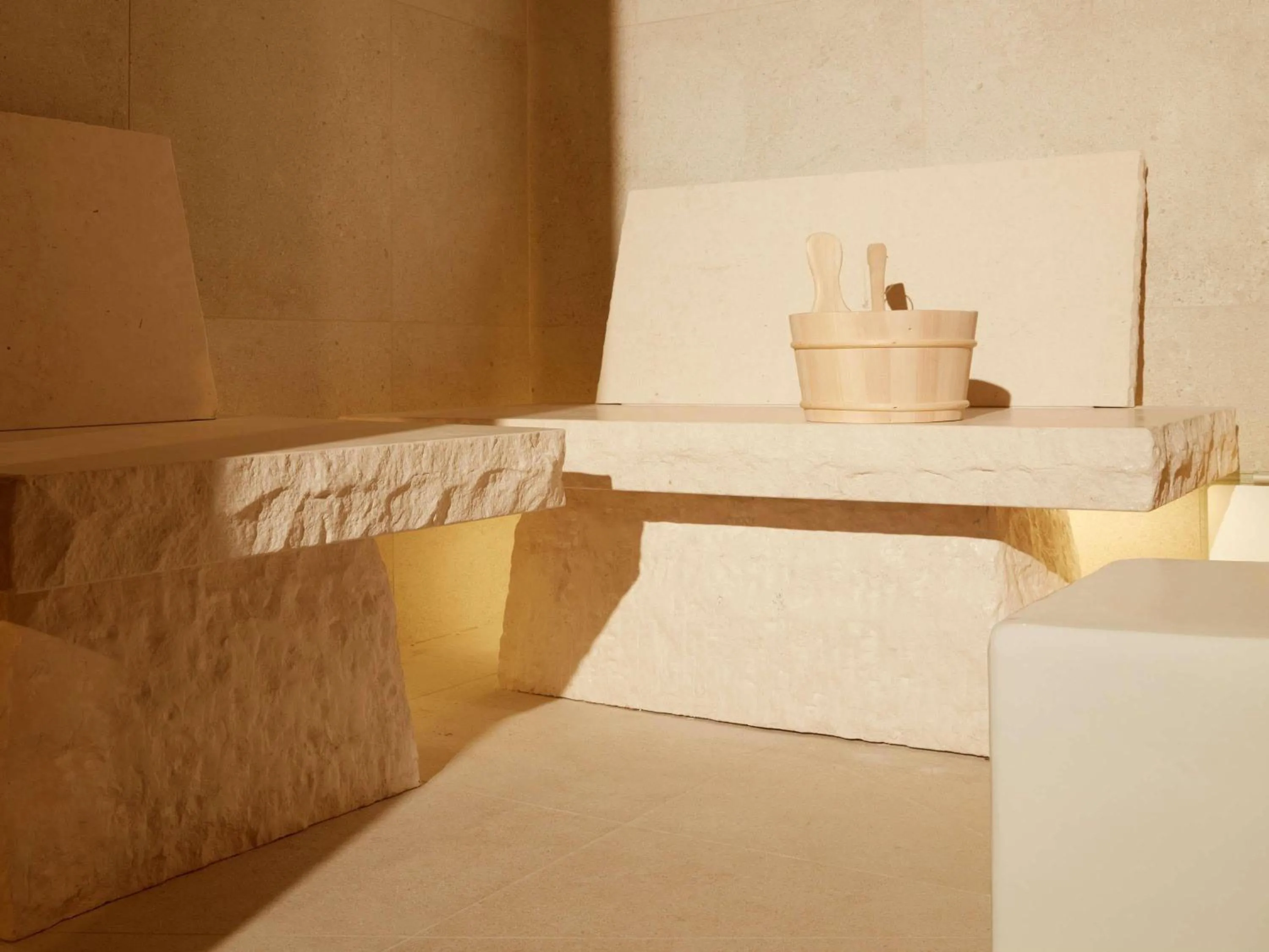 Spa and wellness centre/facilities, Bed in Mondrian Bordeaux Les Carmes