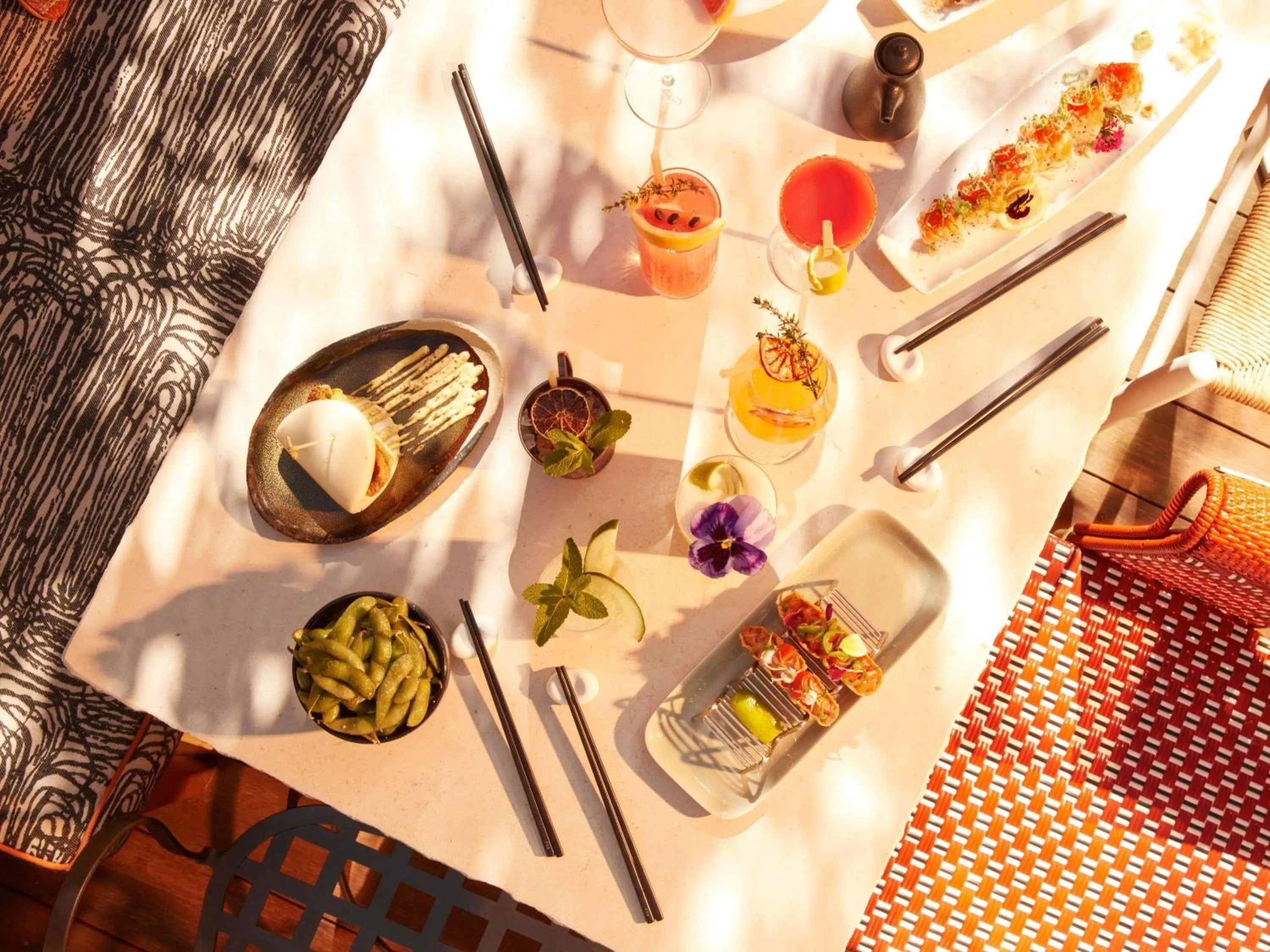 Lounge or bar in Mondrian Bordeaux Les Carmes