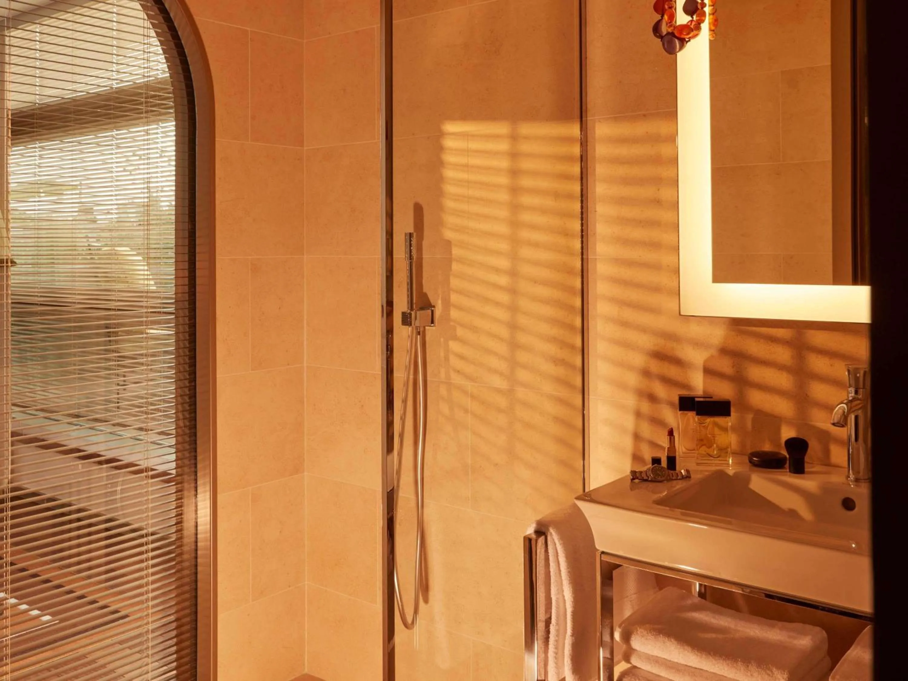 Bedroom in Mondrian Bordeaux Les Carmes