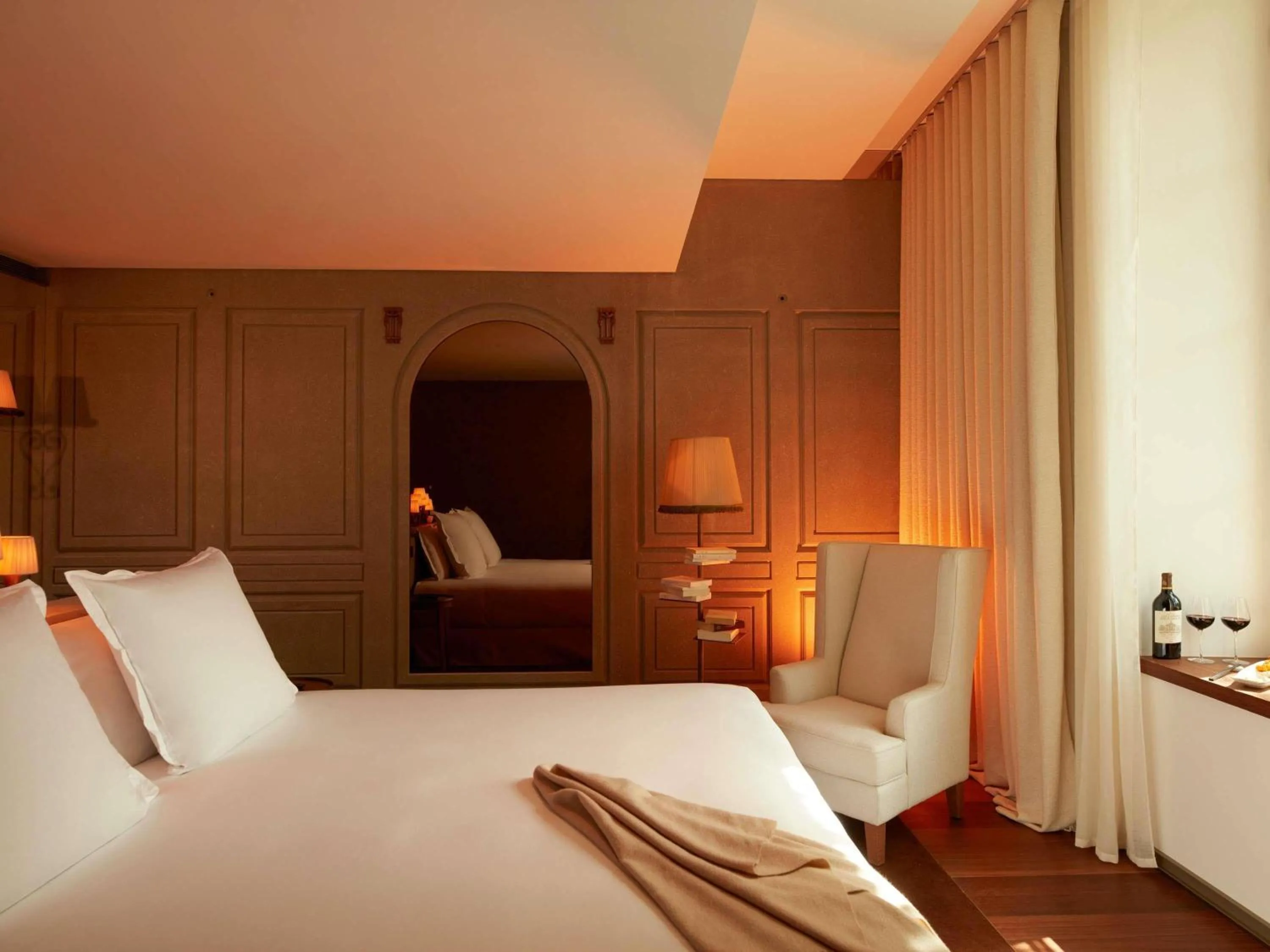 Bedroom, Bed in Mondrian Bordeaux Les Carmes