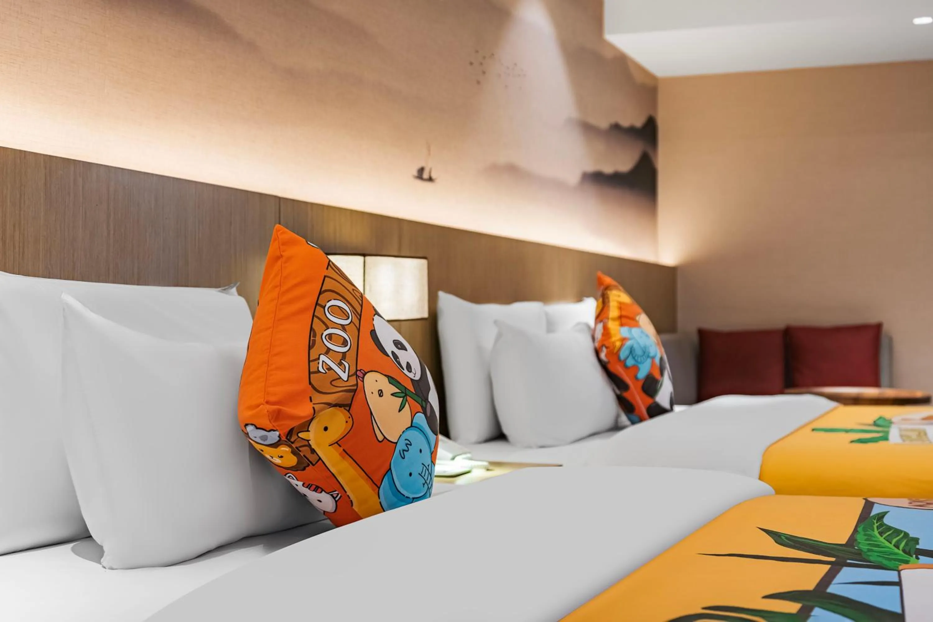 Property building, Bed in Ramada Encore by Wyndham Kunming Guandu