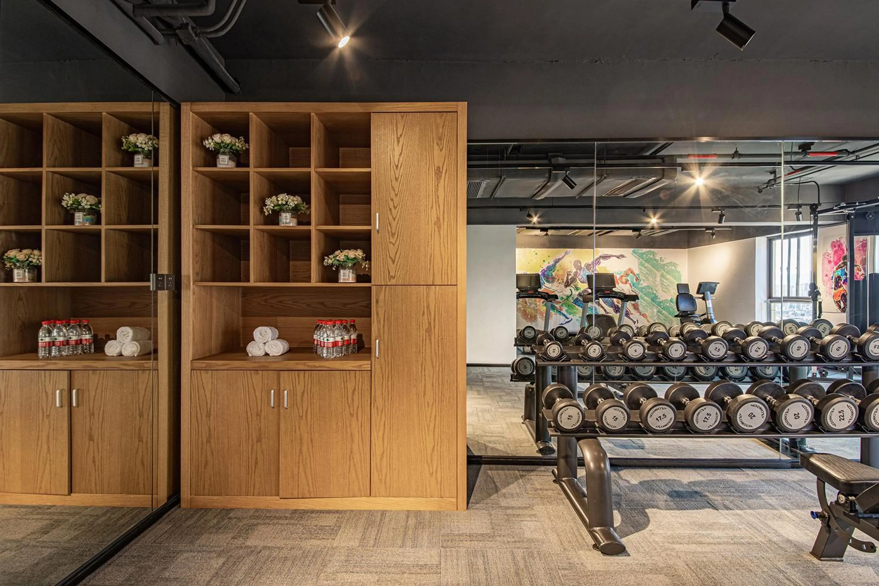 Fitness centre/facilities in Ramada Encore by Wyndham Kunming Guandu