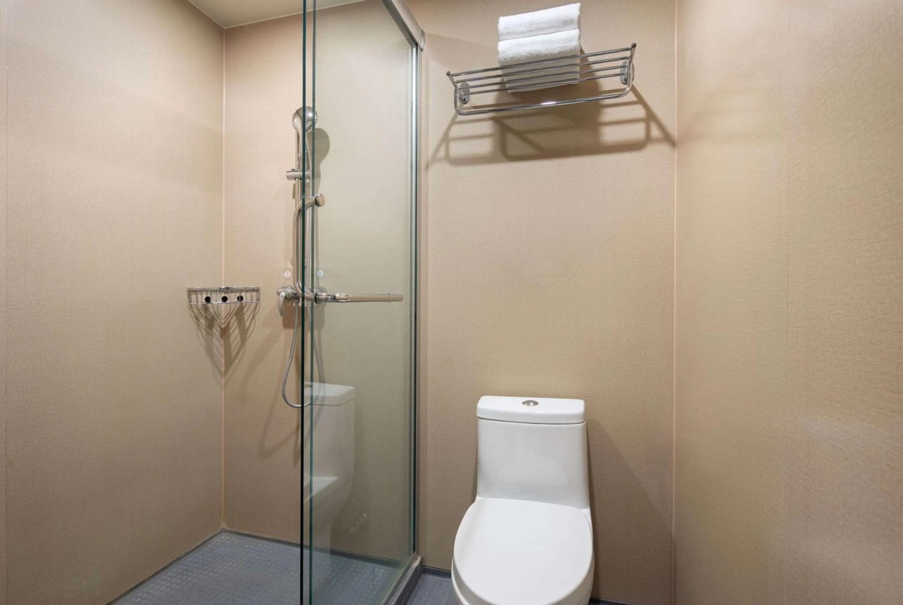 Bathroom in Ramada Encore by Wyndham Kunming Guandu