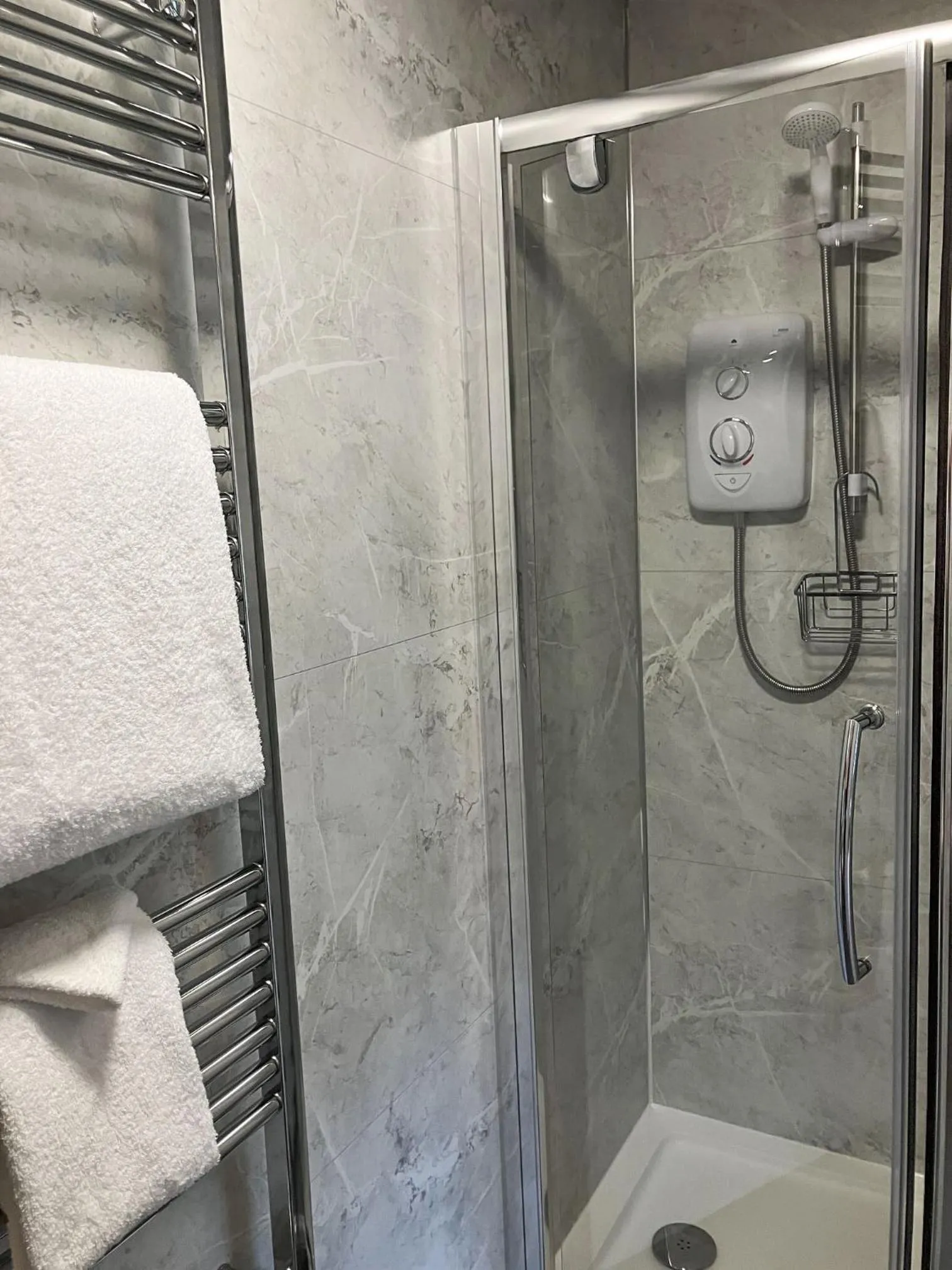 Shower in Maple Bank Country Guest House