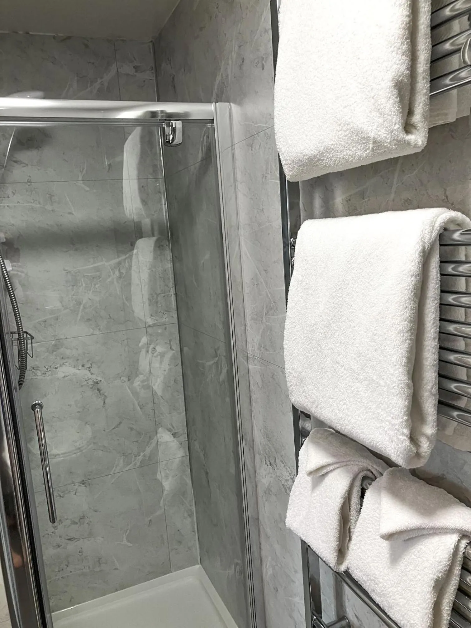 Shower in Maple Bank Country Guest House