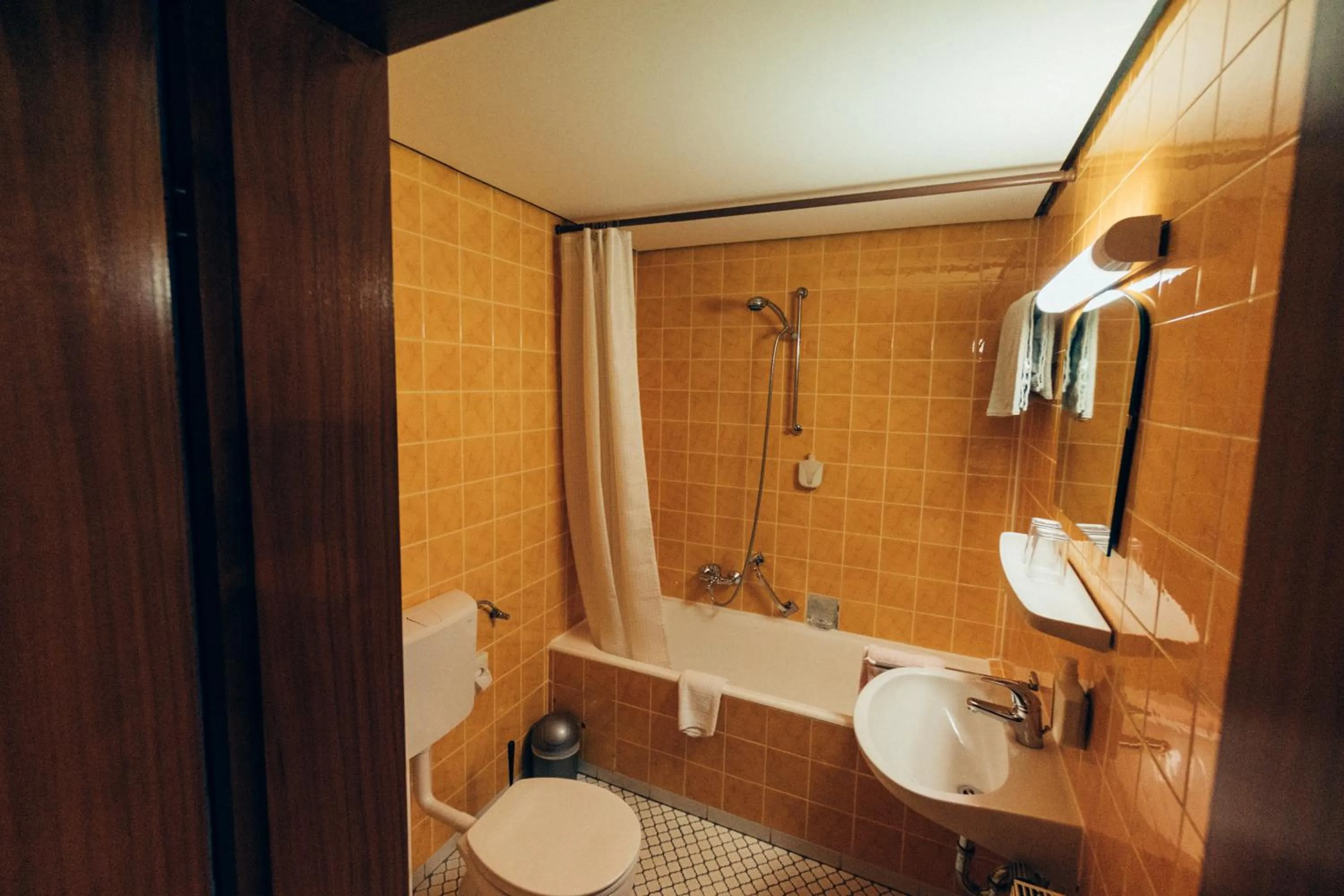 Toilet in Gasthof Hotel zur Post