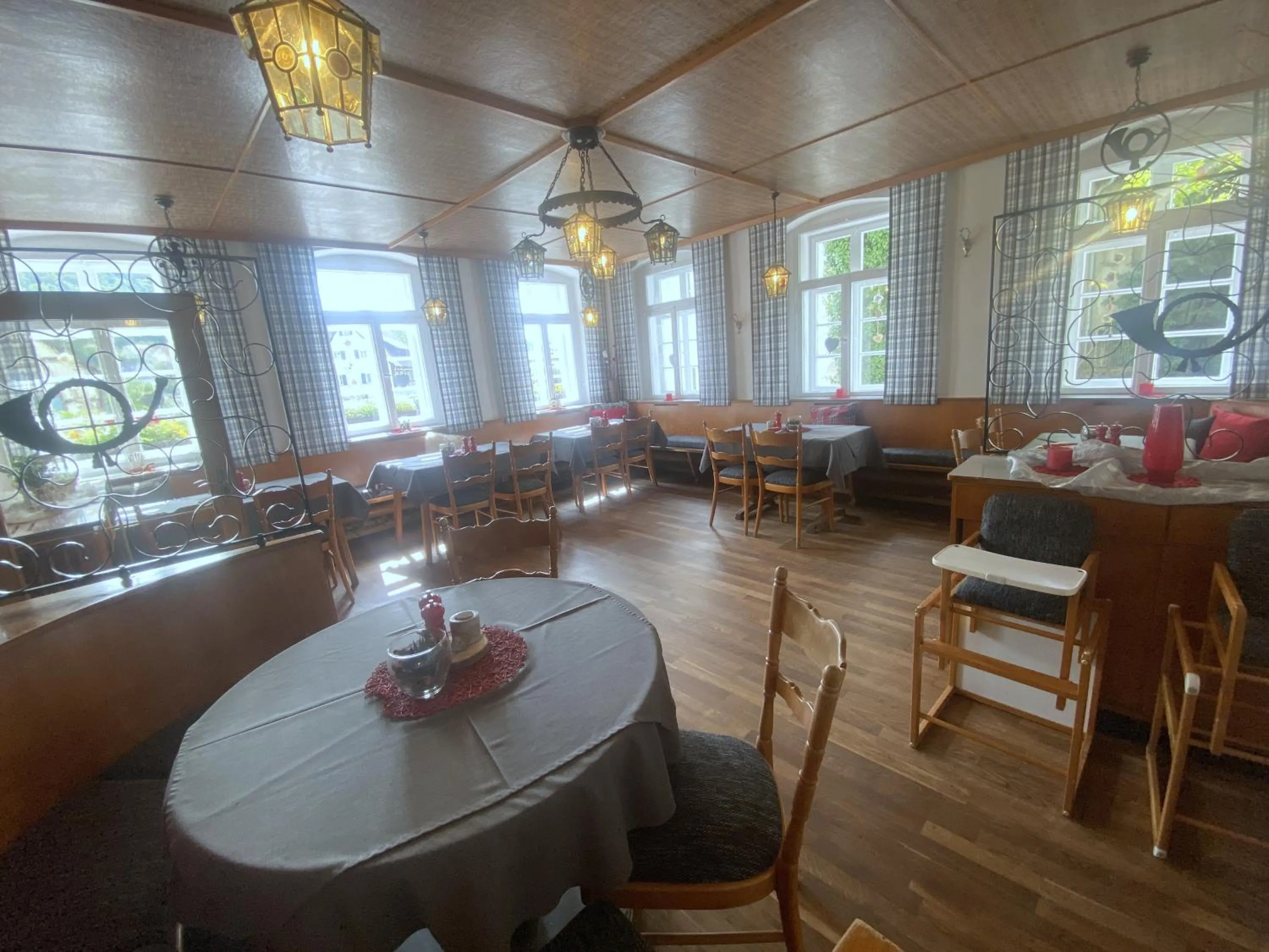 Restaurant/places to eat in Gasthof Hotel zur Post