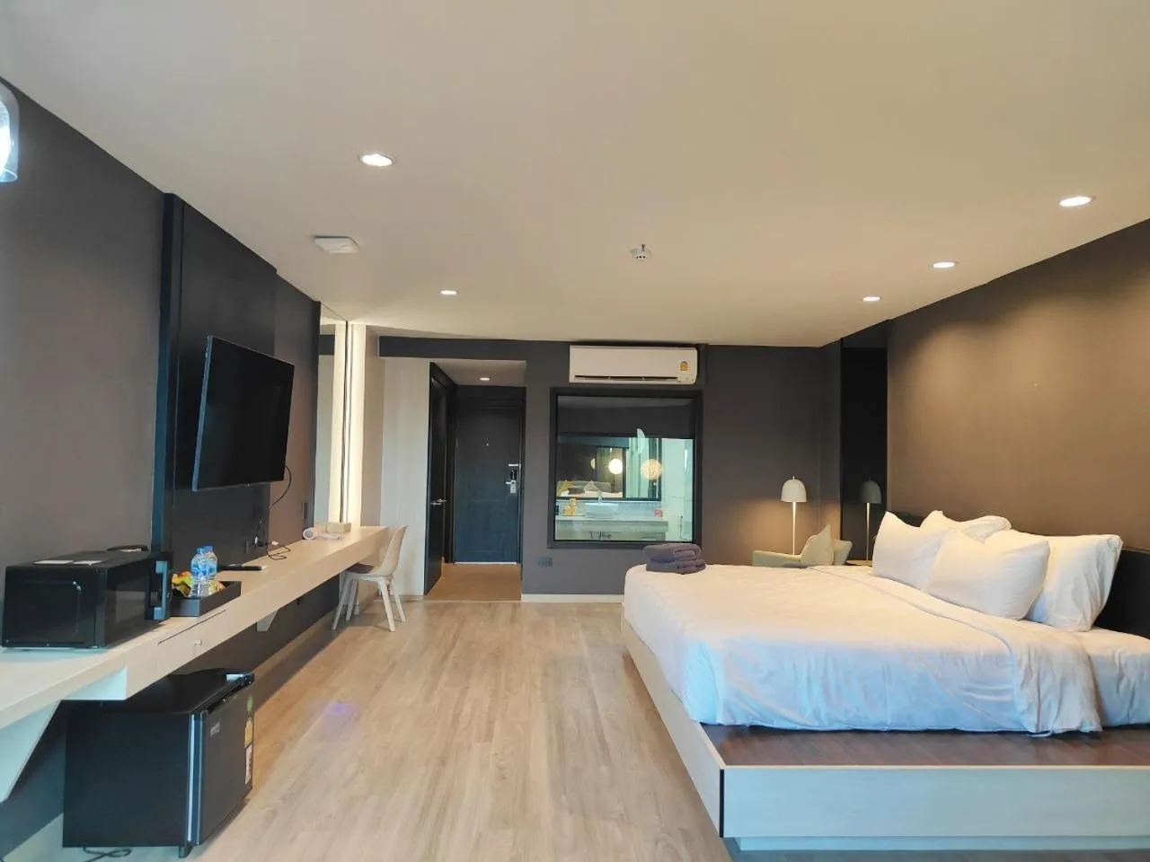 Bedroom, Bed in Solis Beach Hotel Rajamangala