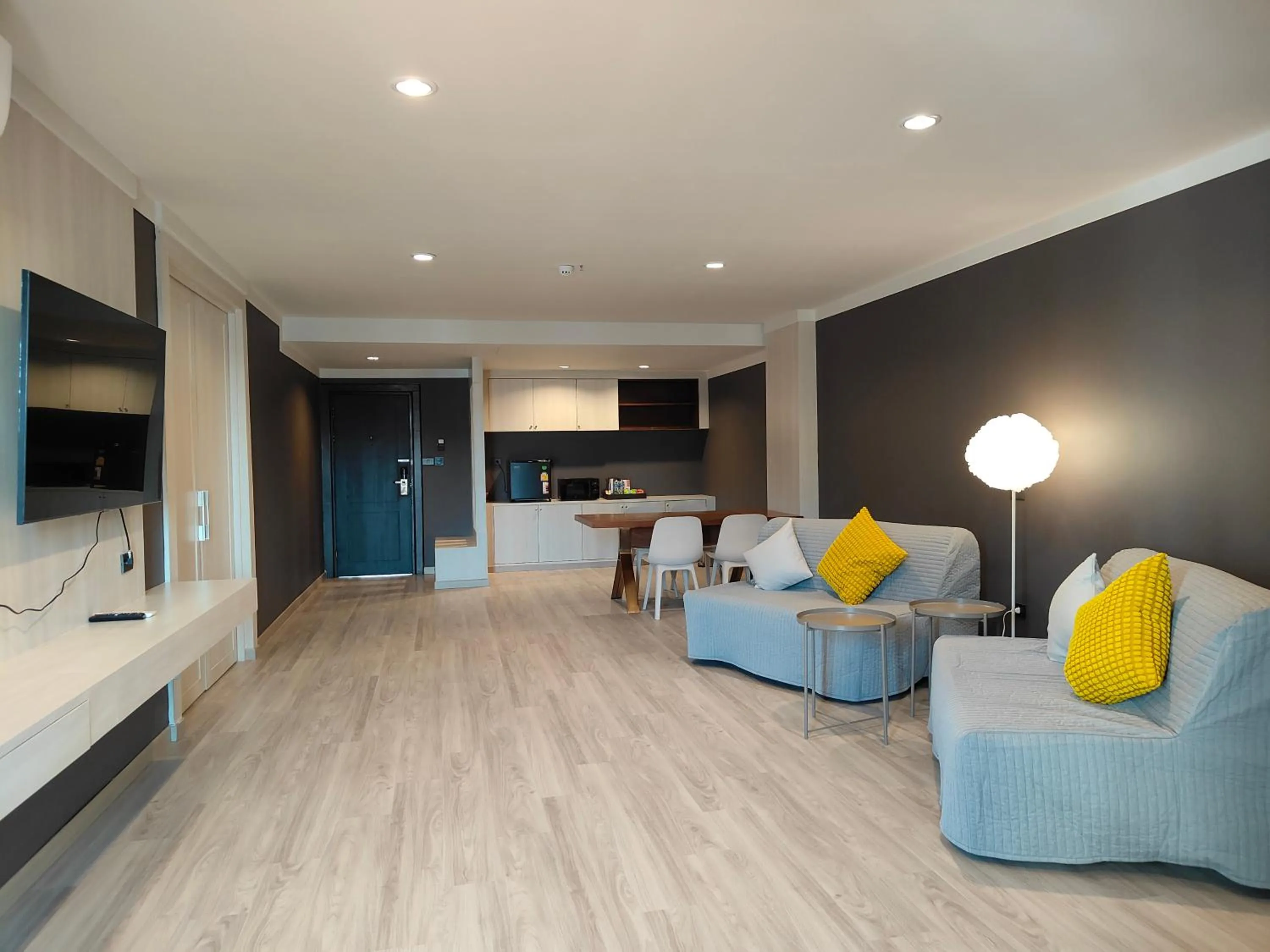 Solis Beach Hotel Rajamangala