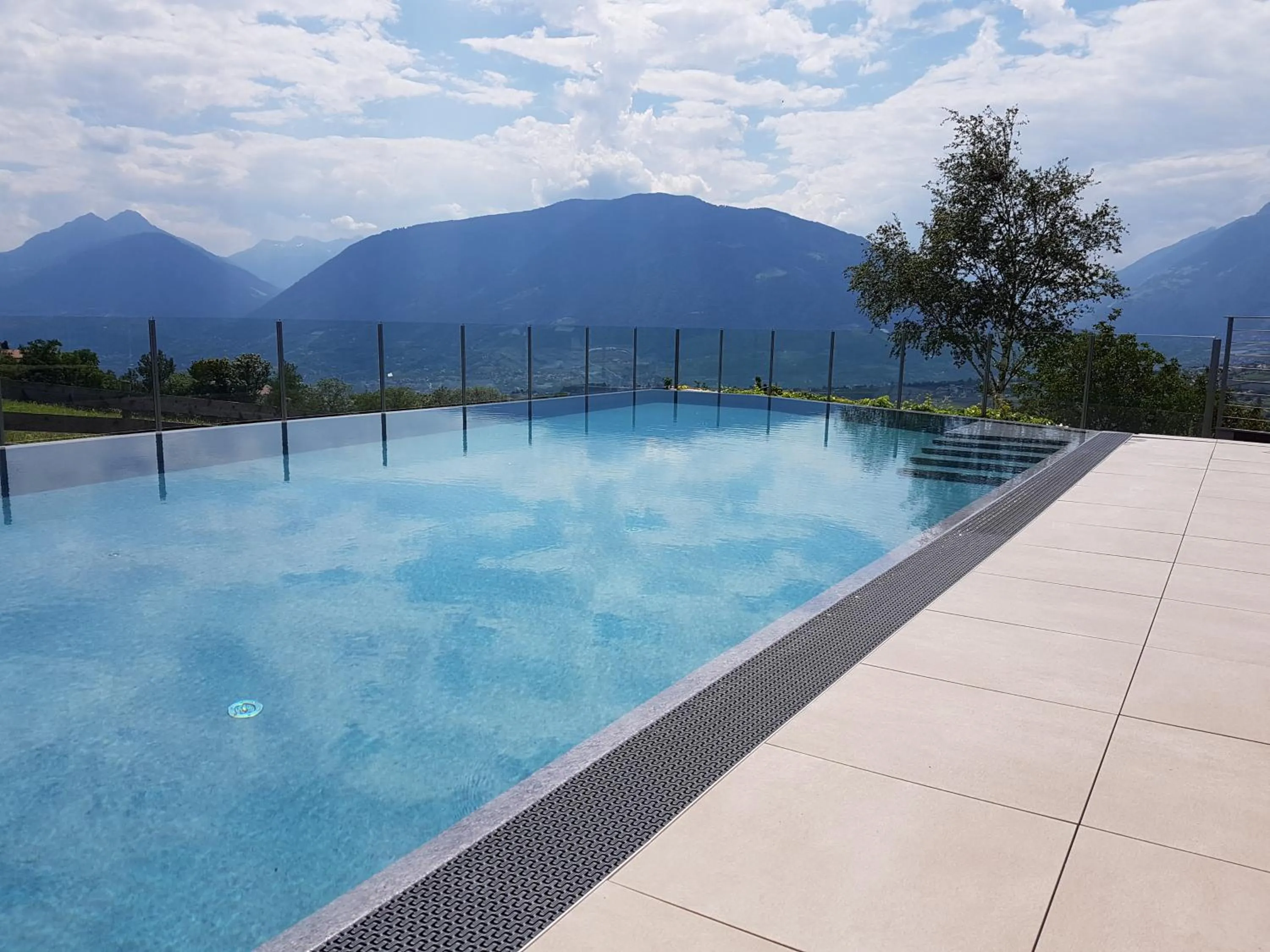 Swimming pool in Residence Krone