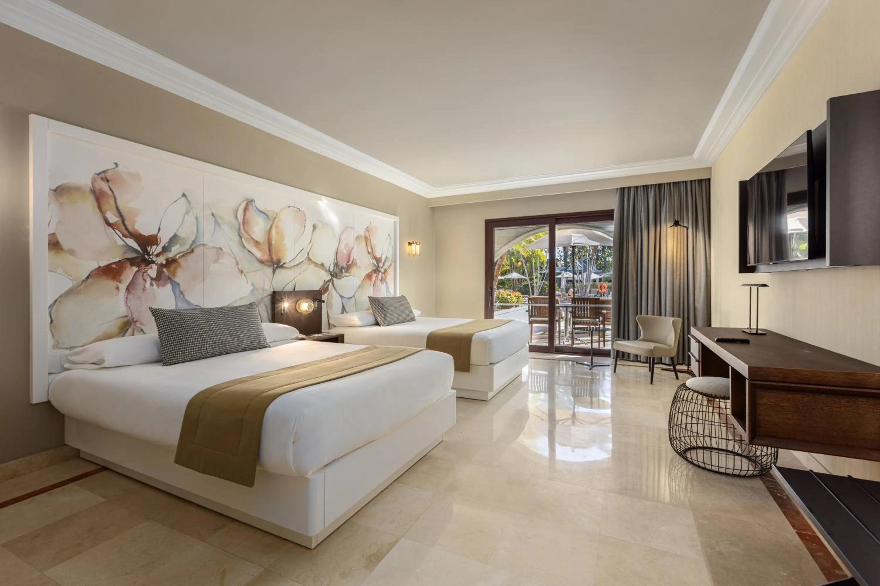 Photo of the whole room, Bed in Unique Club at Lopesan Costa Meloneras Resort