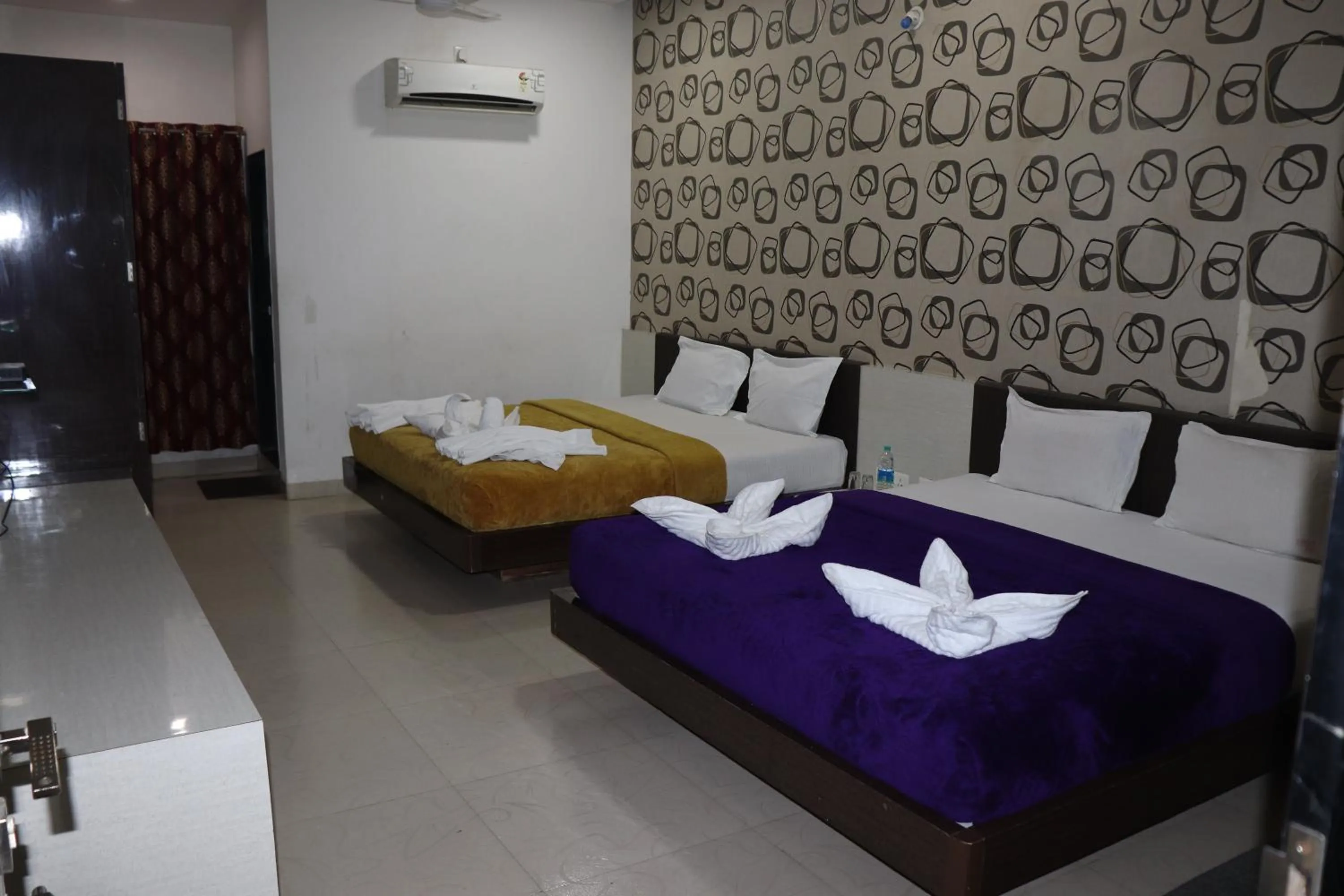 KANHA VATIKA AND RESORT