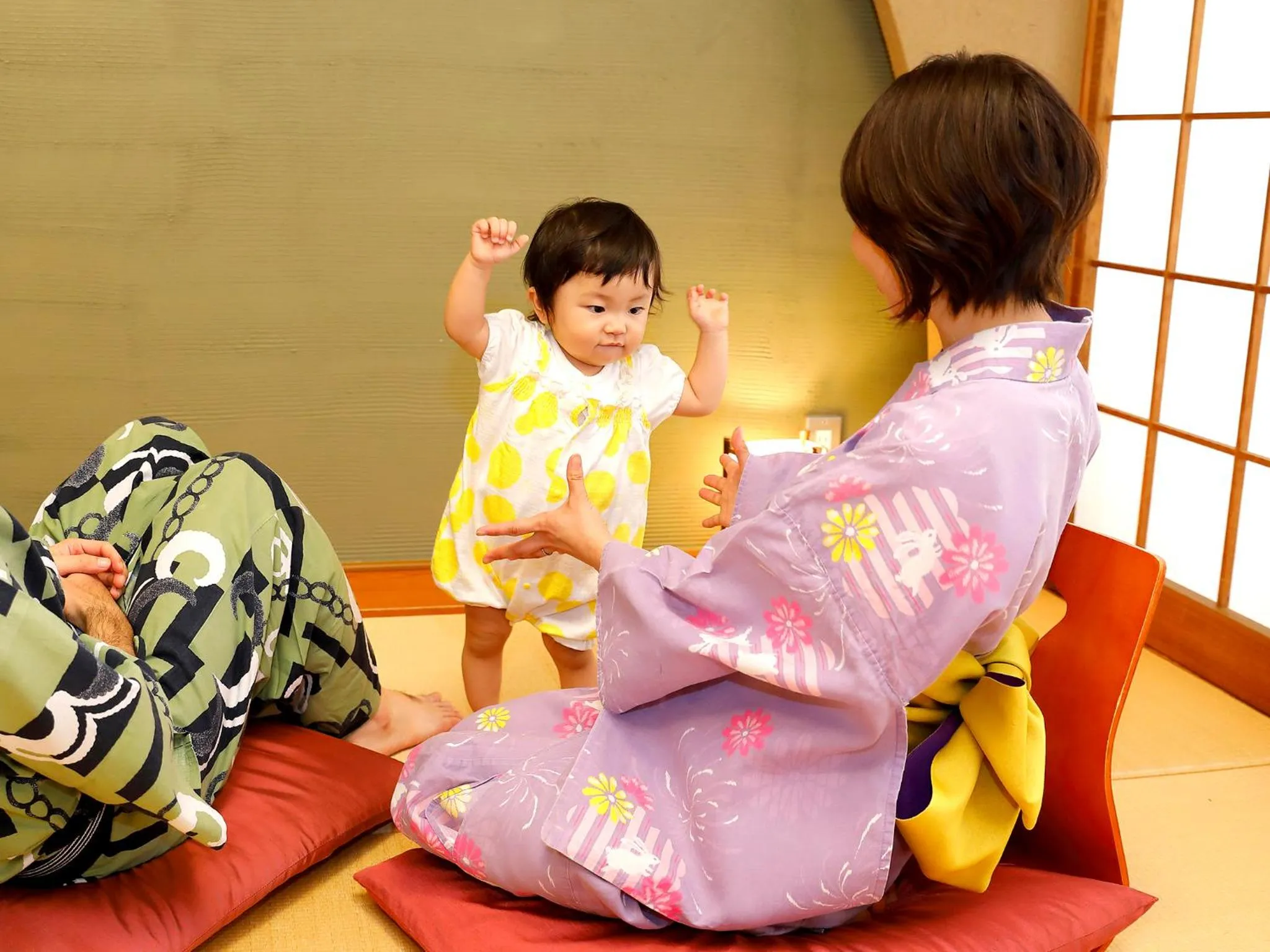 Family in Mikuma Hotel