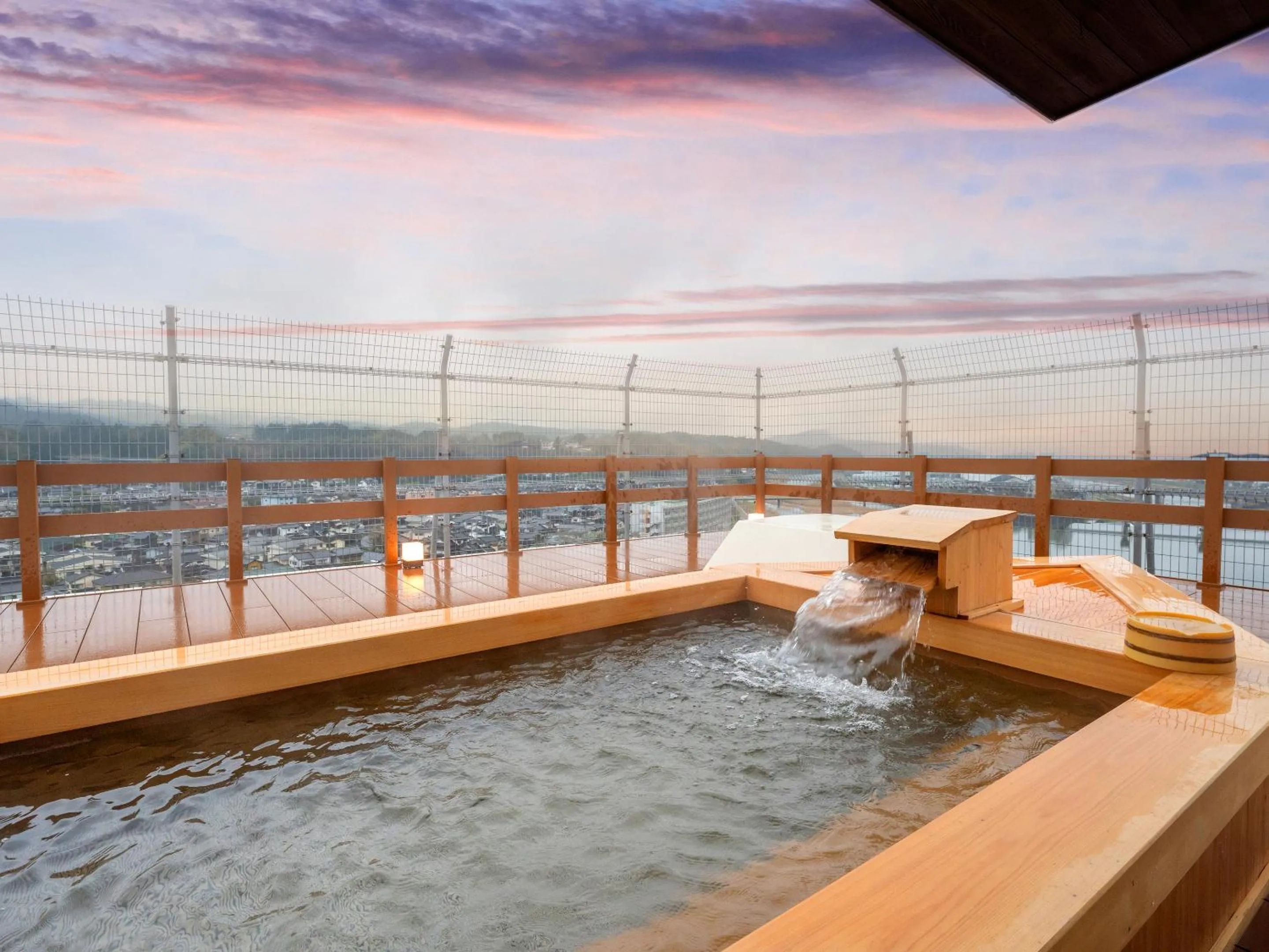 Open Air Bath in Mikuma Hotel