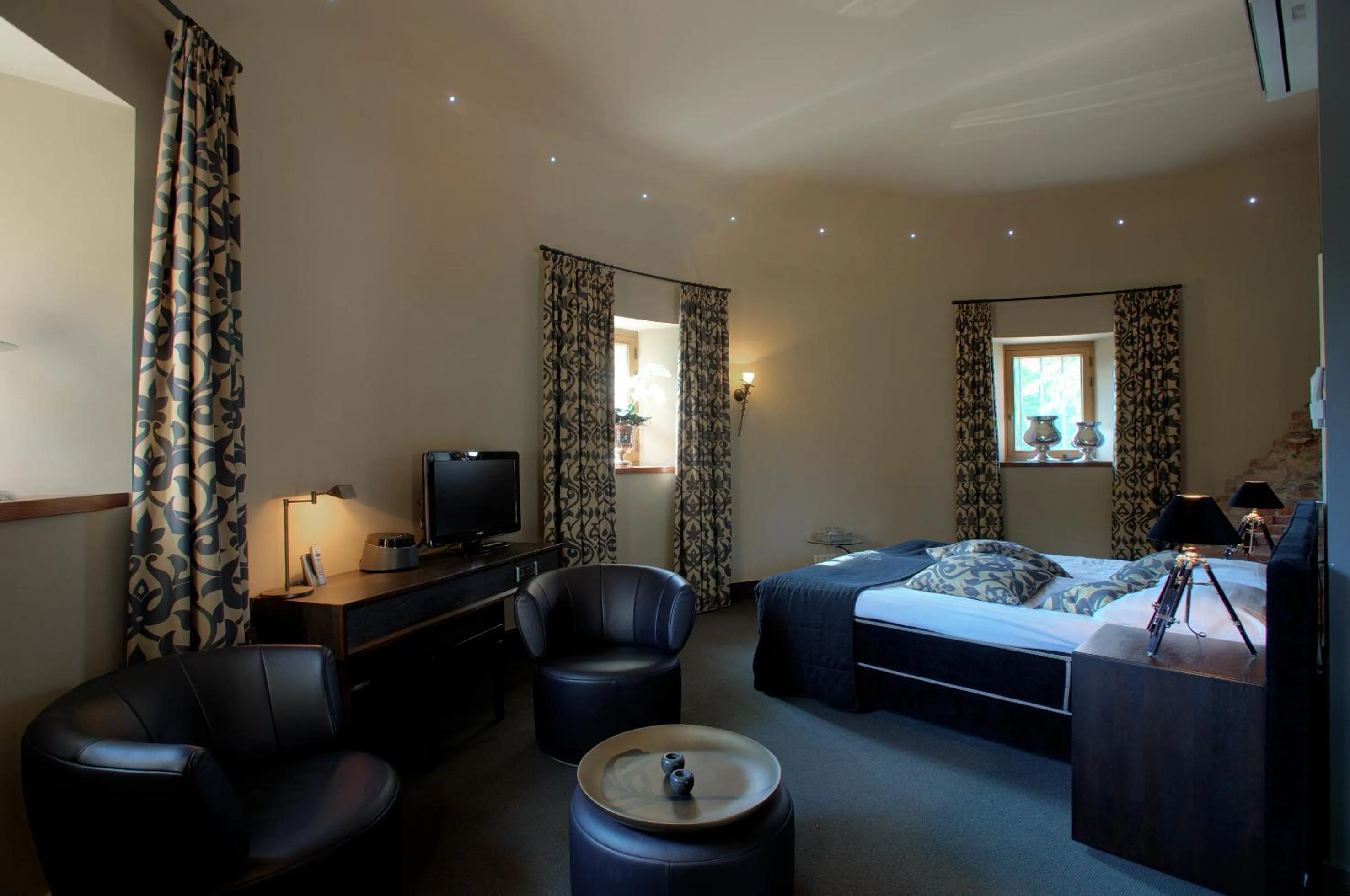 Photo of the whole room, Bed in Romantik Hotel Kasteel Daelenbroeck