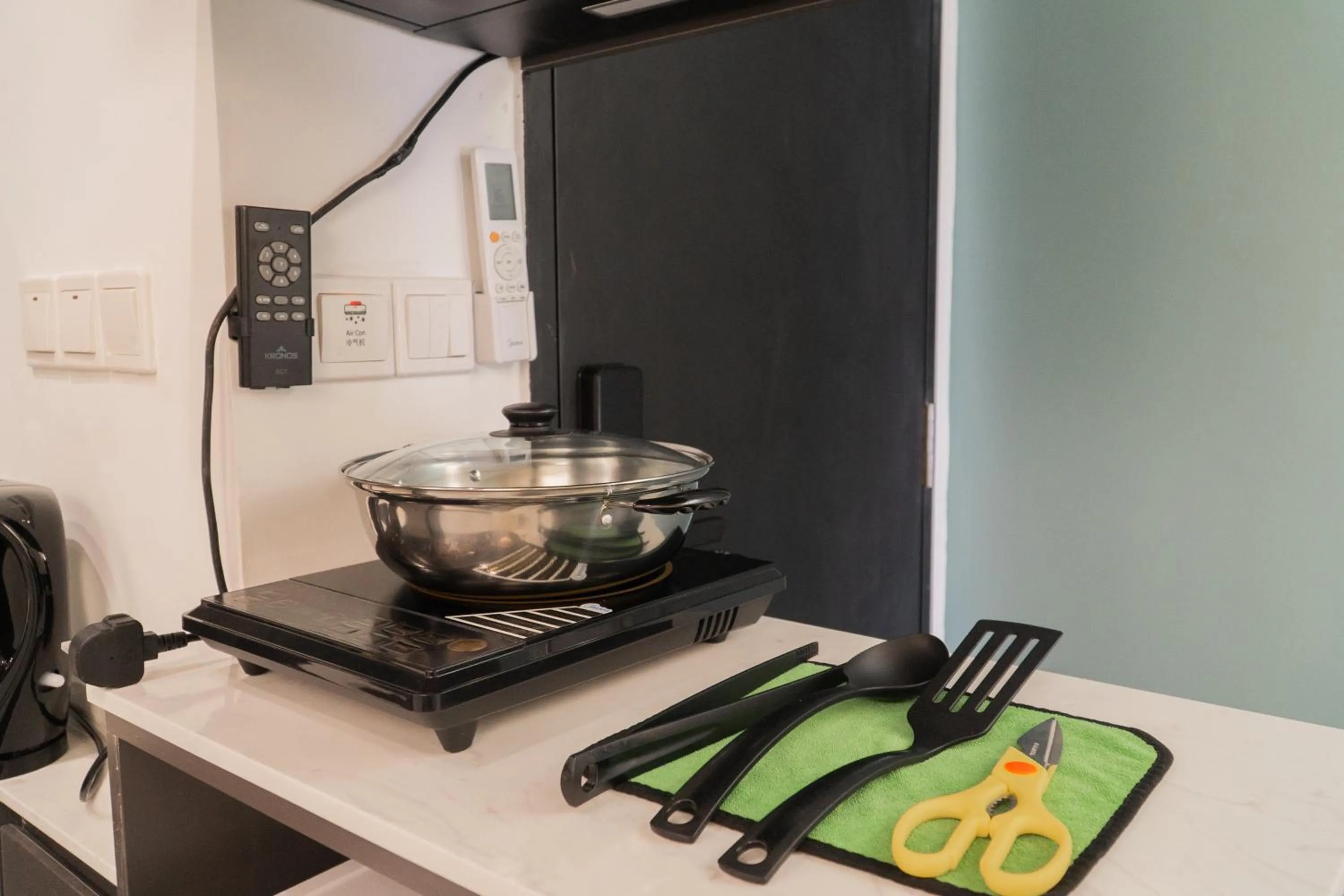 NeuSuite Cozy Studio by GUESTONIC