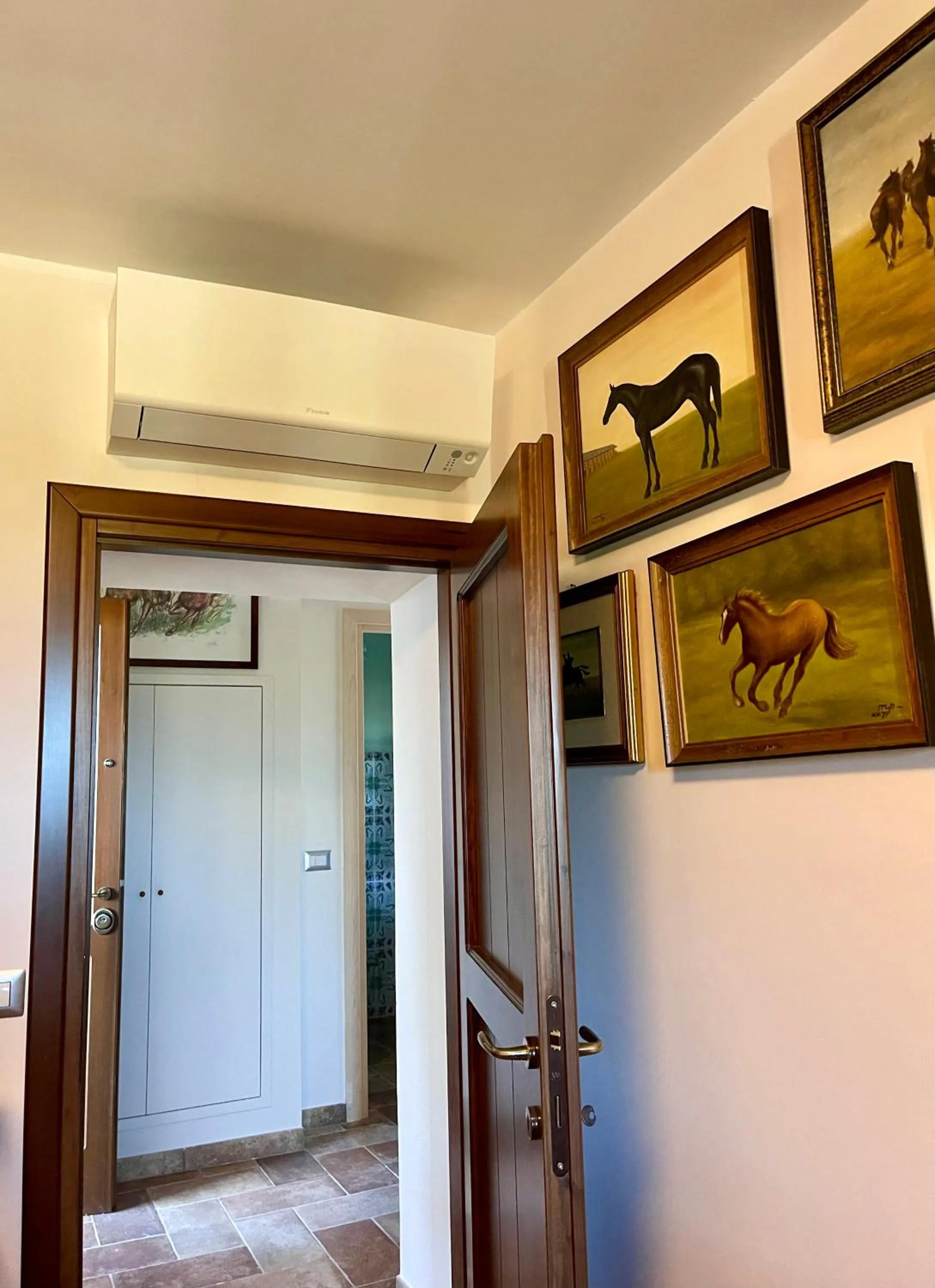 air conditioner in Donna Vittori - Borgo Agricolo