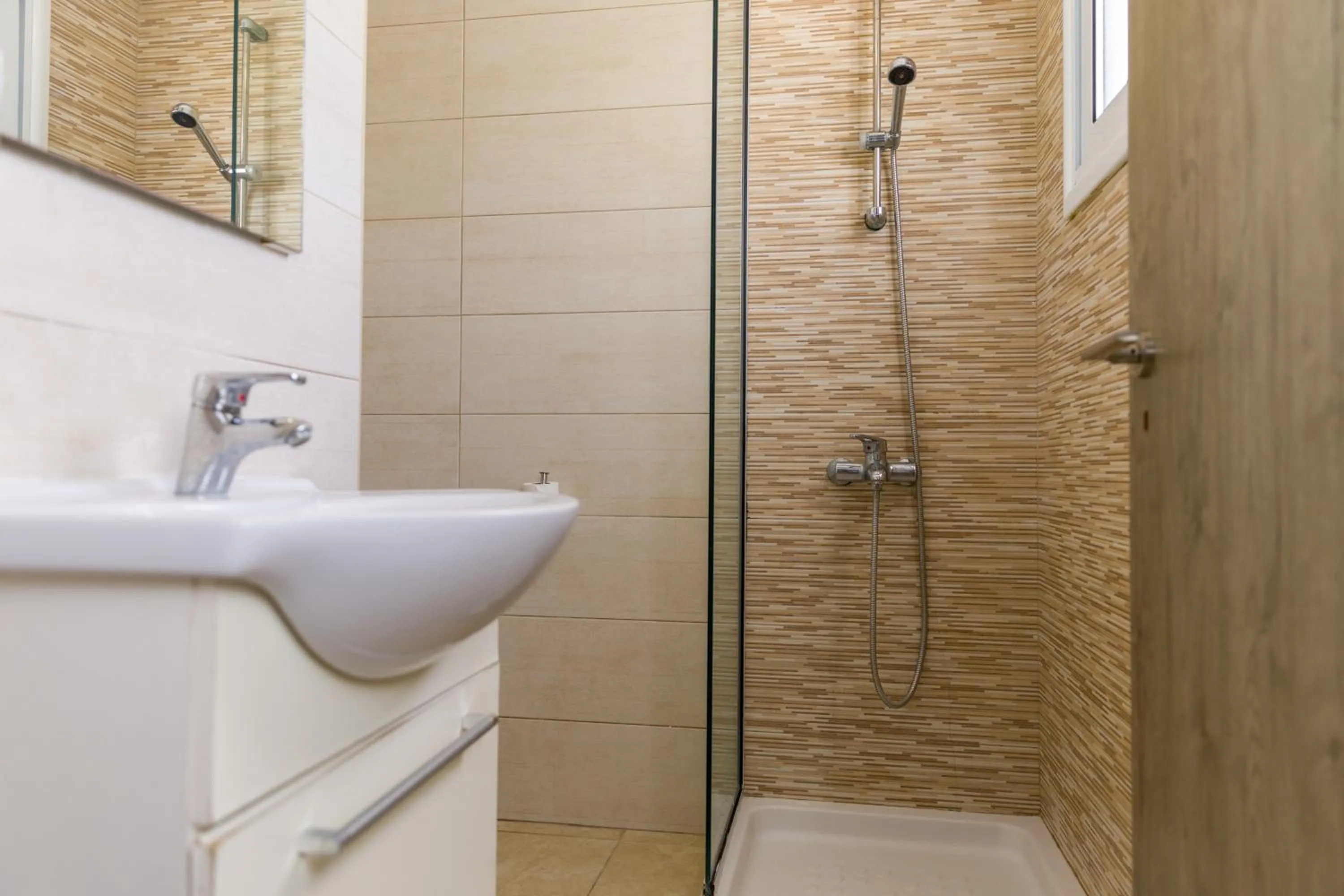 Shower in Alecos Hotel Apartments