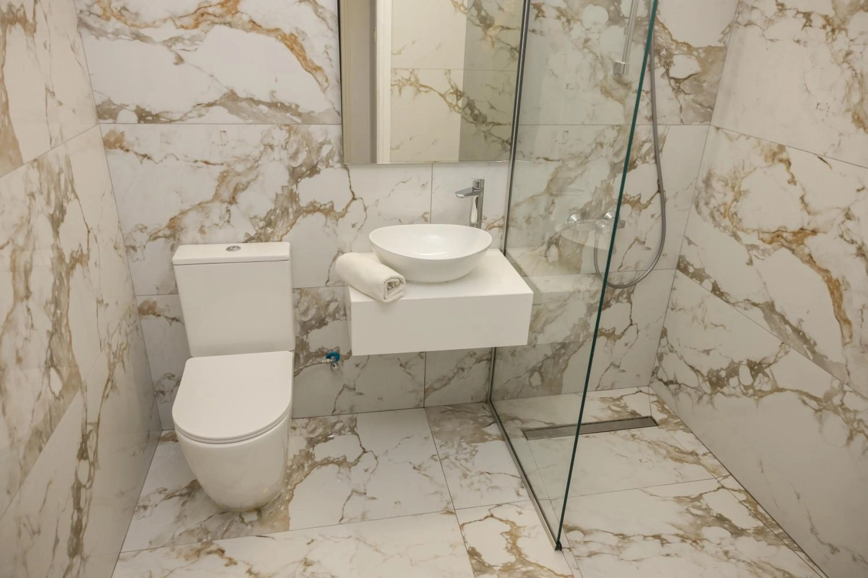 Shower in Alecos Hotel Apartments