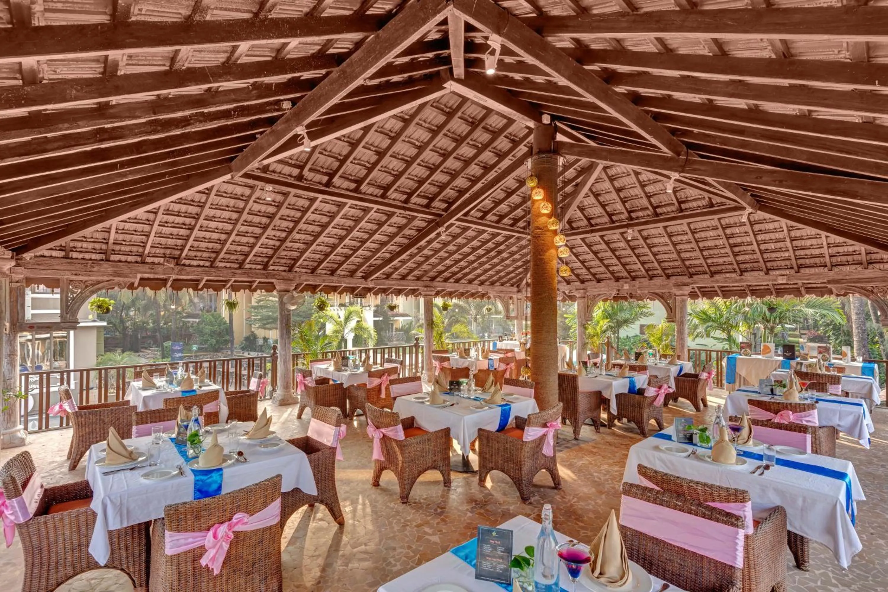 Restaurant/places to eat in Club Mahindra Acacia Palms