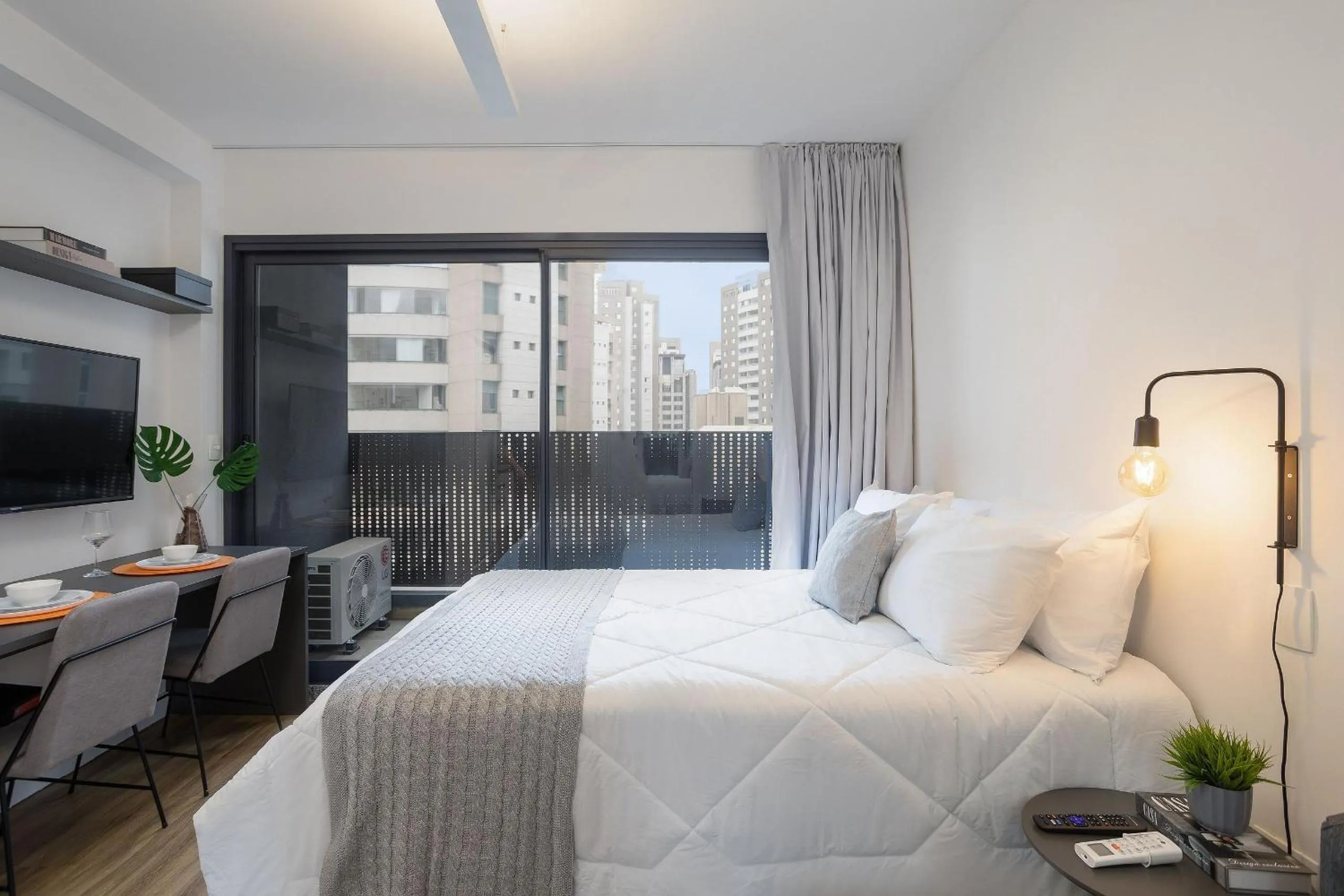 Bedroom, Bed in Walk Moema