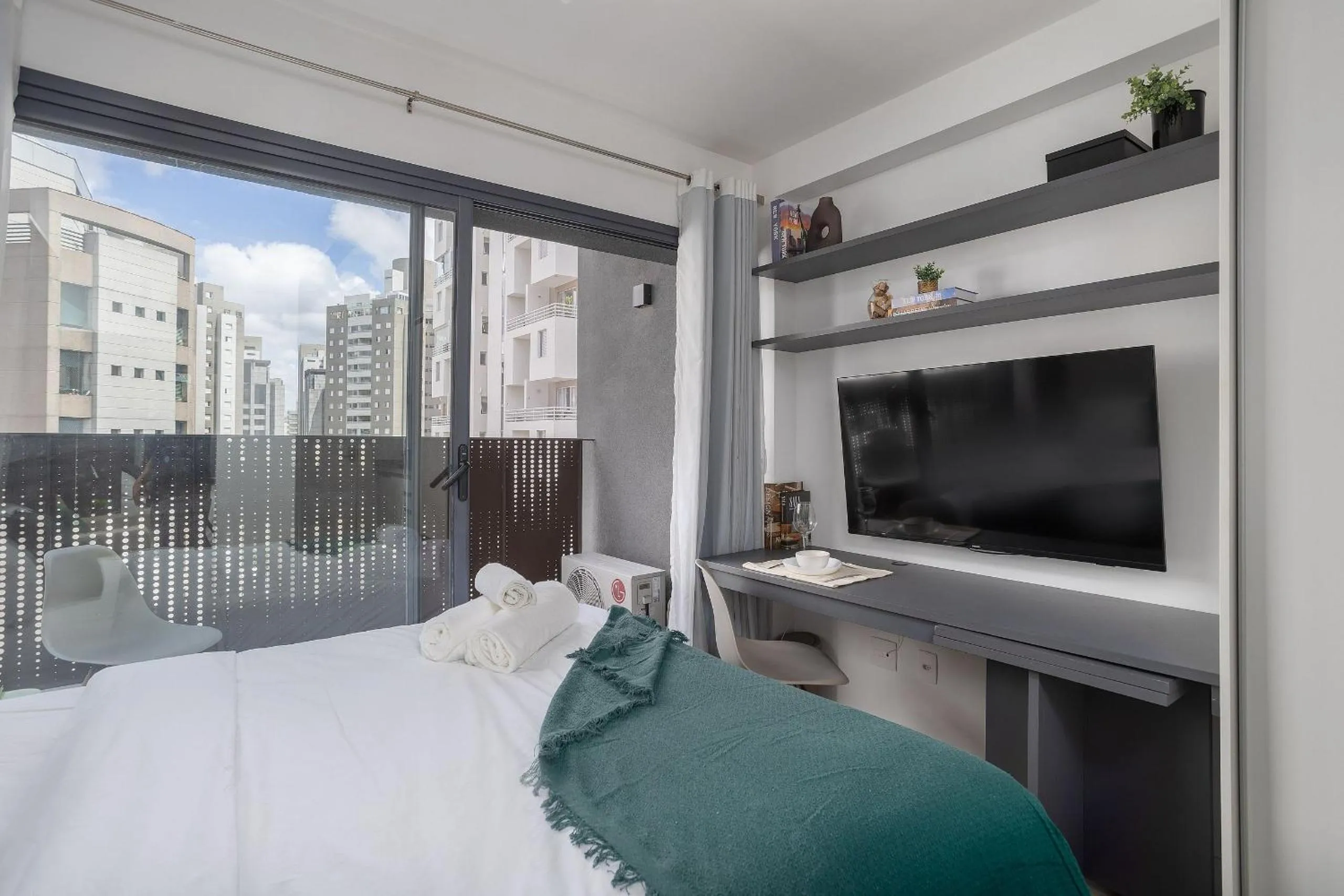 Bedroom, Bed in Walk Moema