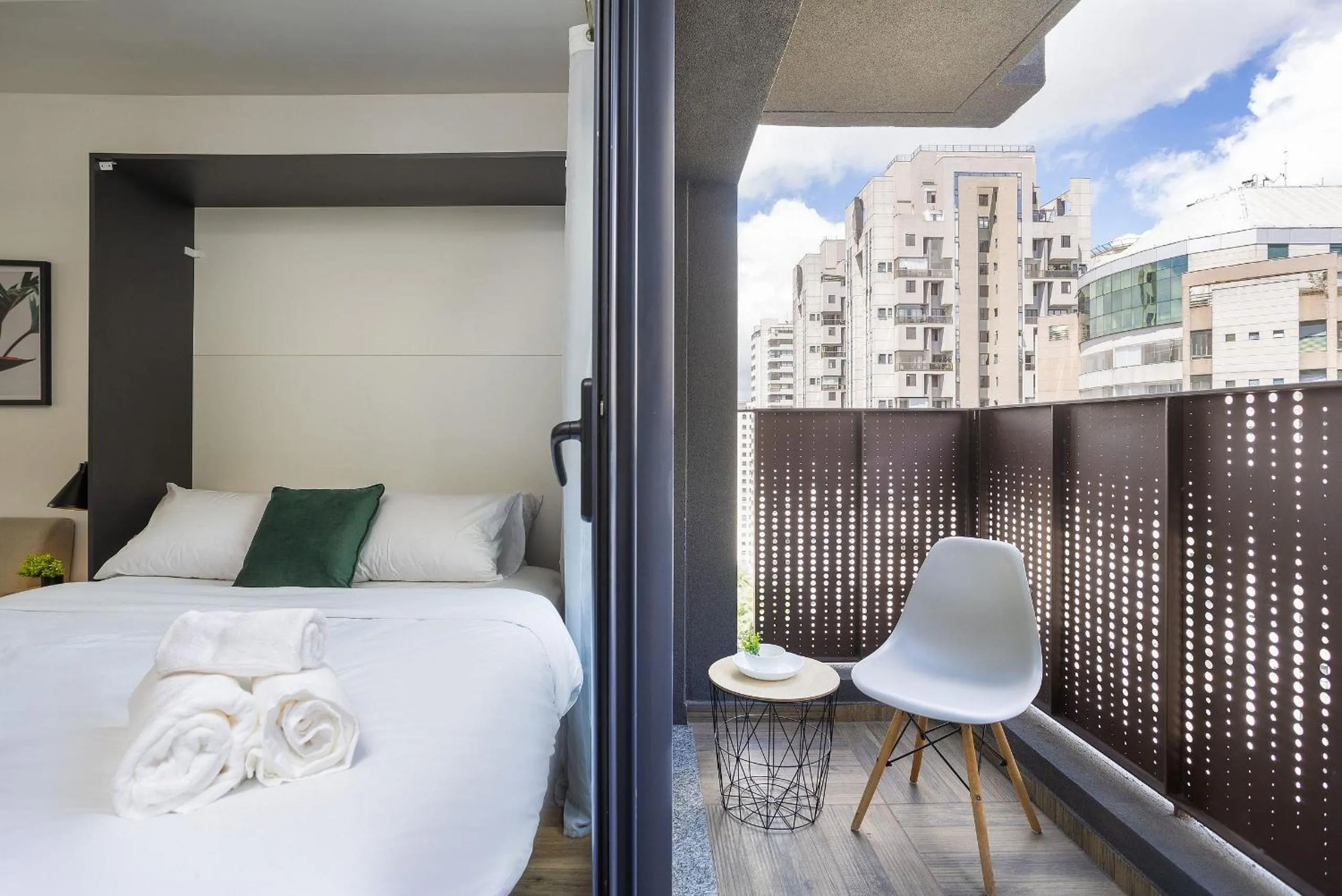 Bedroom, Bed in Walk Moema