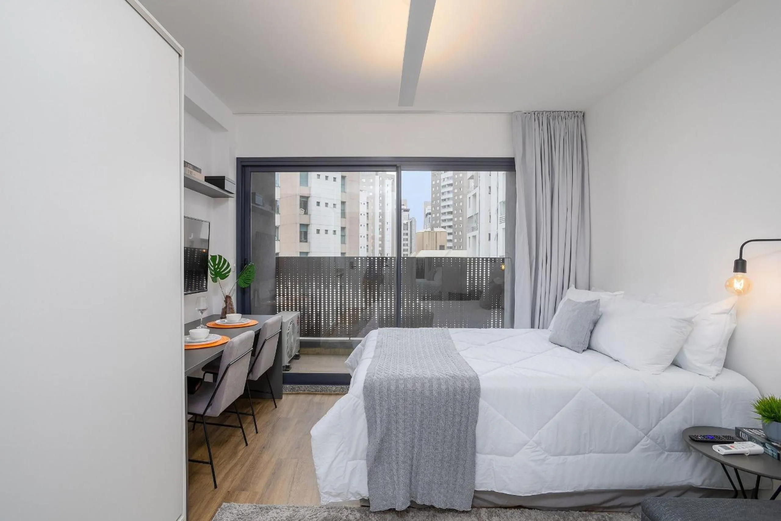 Bedroom, Bed in Walk Moema