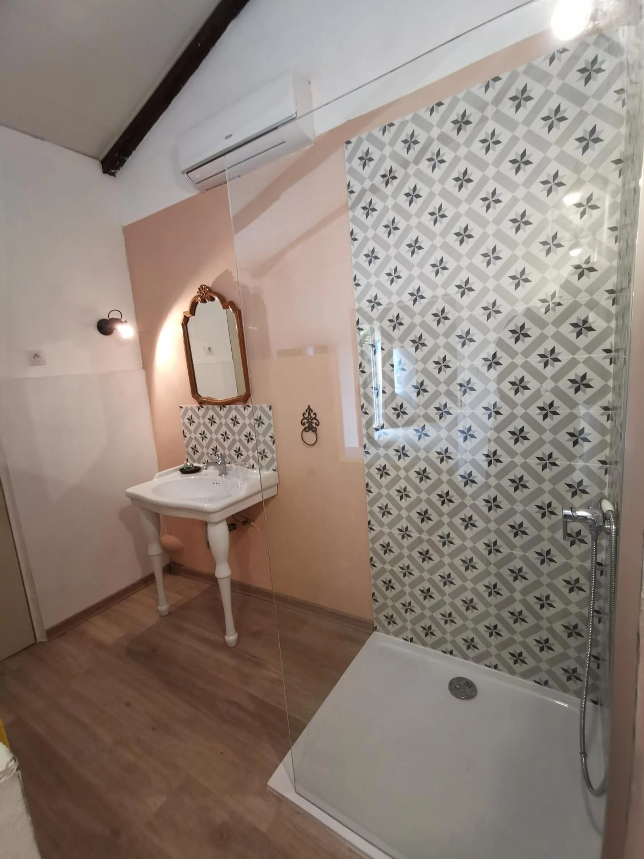 Bathroom in La Bastide des Mûriers