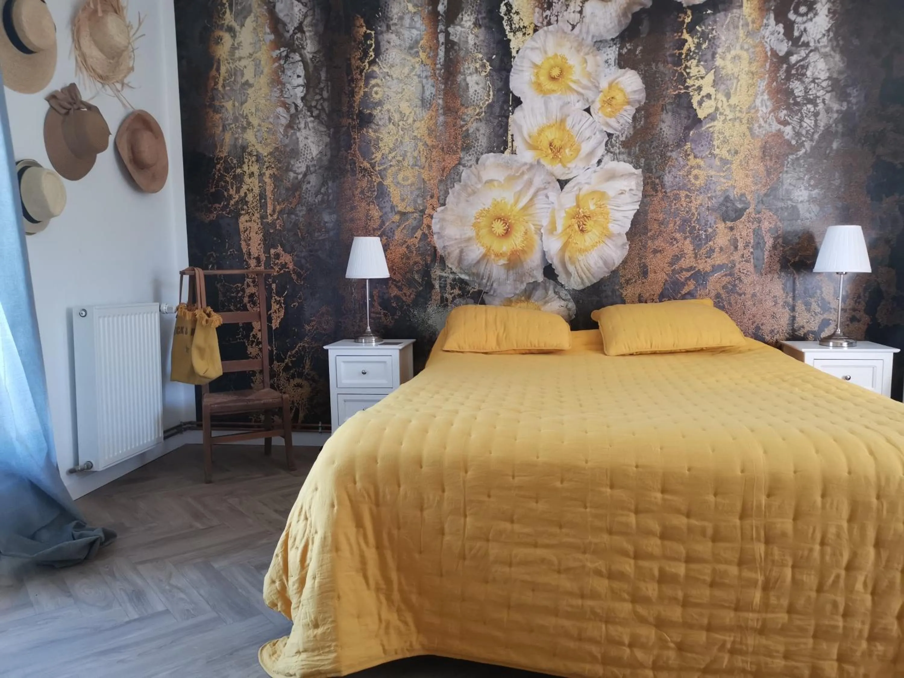 Bedroom, Bed in La Bastide des Mûriers