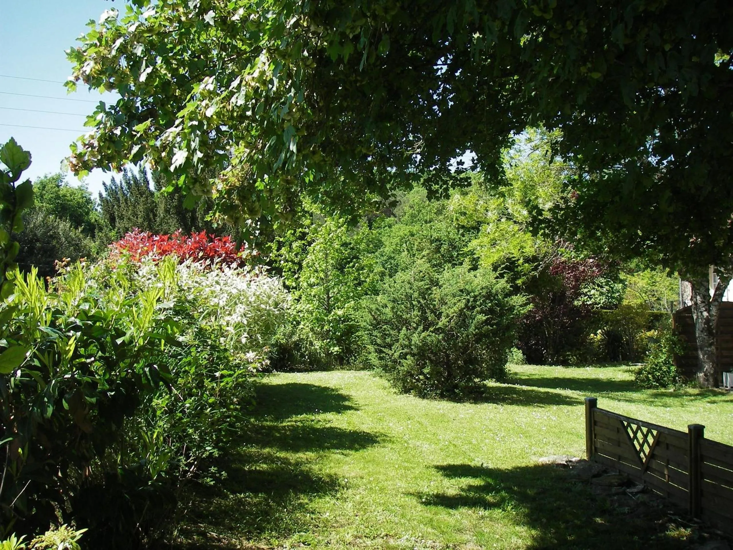 Garden view in Les 4 Saisons