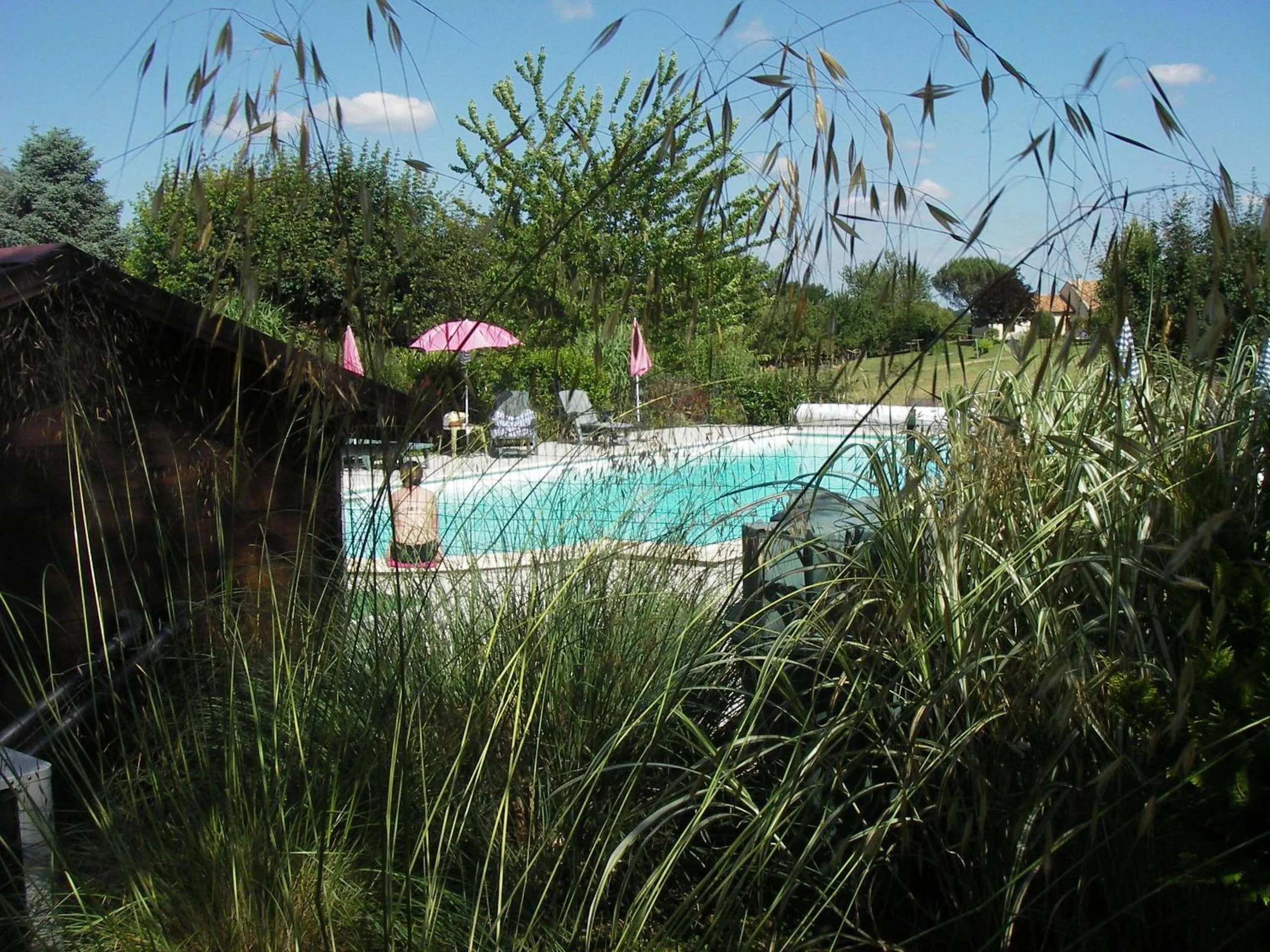 Pool view in Les 4 Saisons