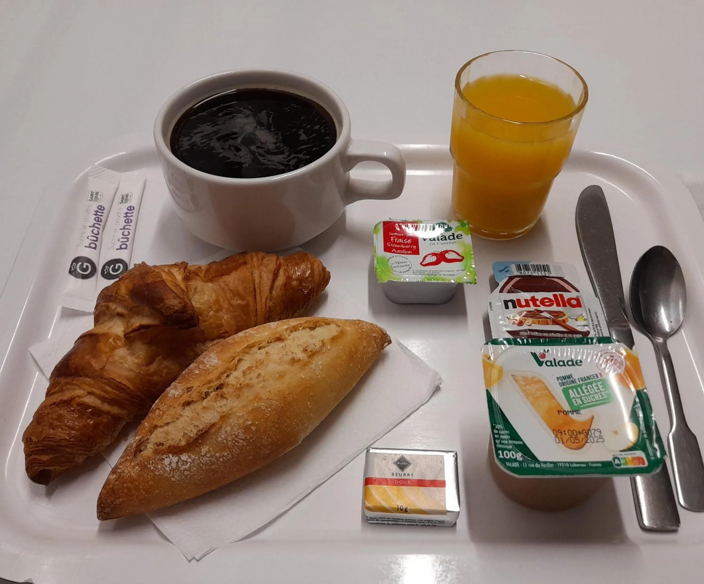 Continental breakfast in Hôtel Kennedy Parc des Expositions