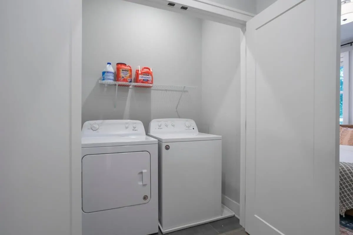 3 King Beds in Hip East Nash Home 1 Mile to DWNTN